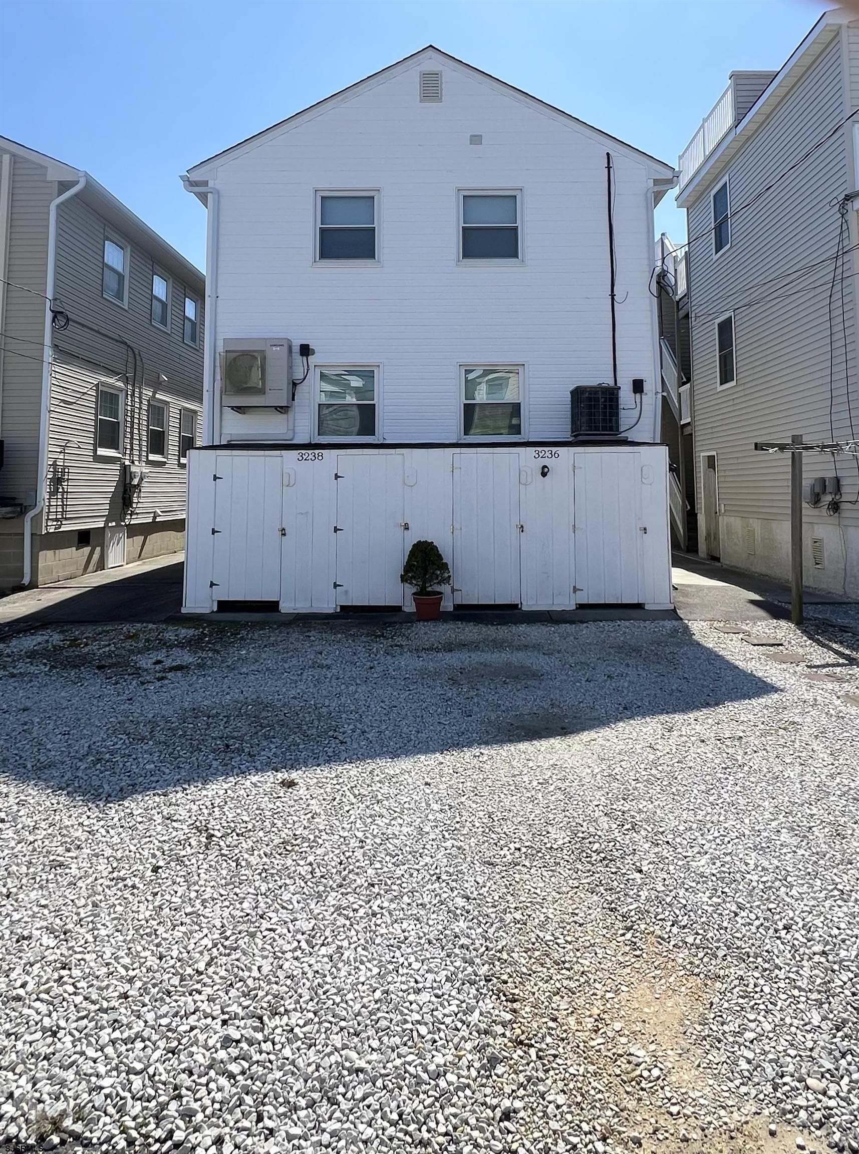 3236 West Ave Unit: 1