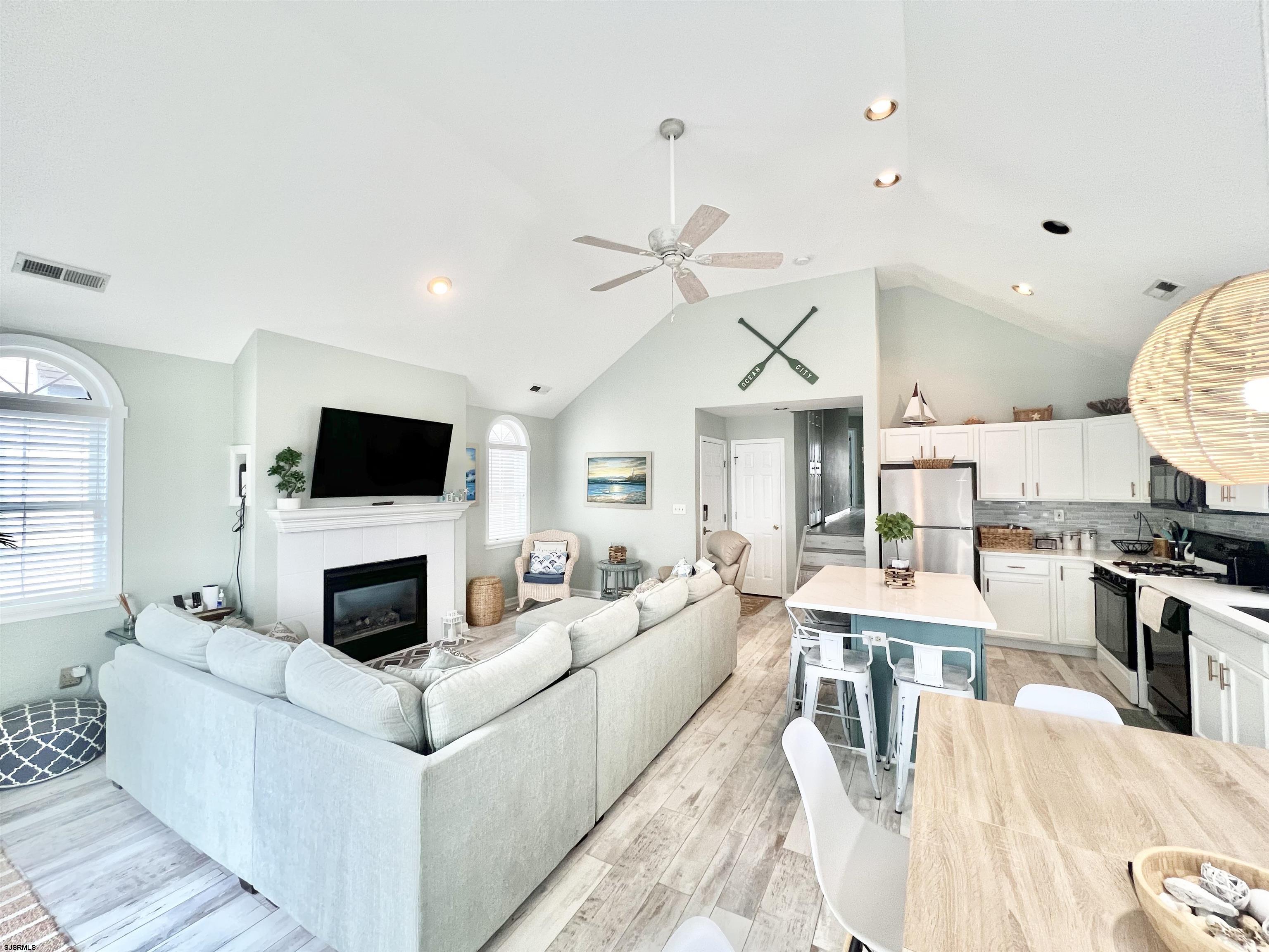 1447 Haven Ave Unit: 2