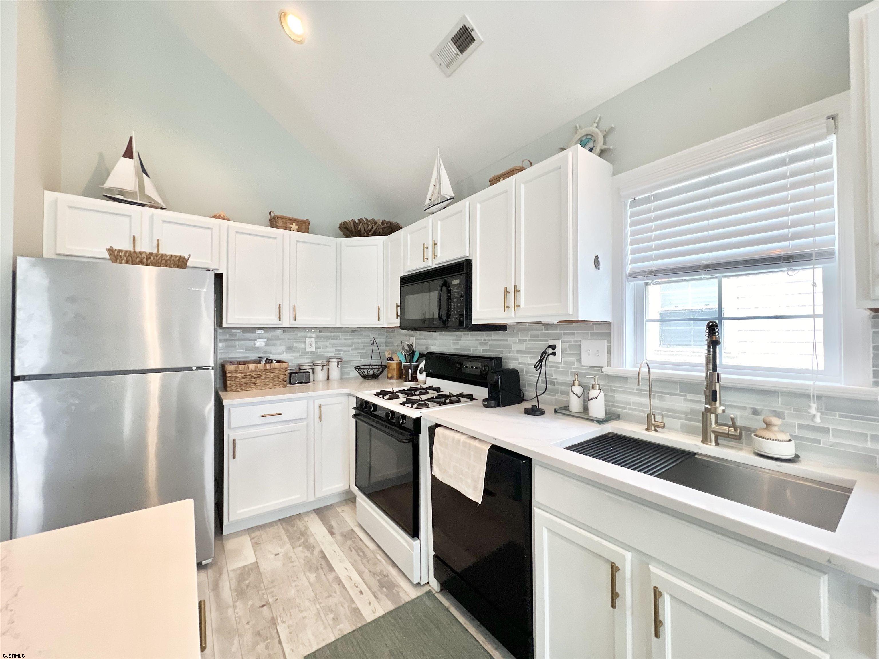 1447 Haven Ave Unit: 2