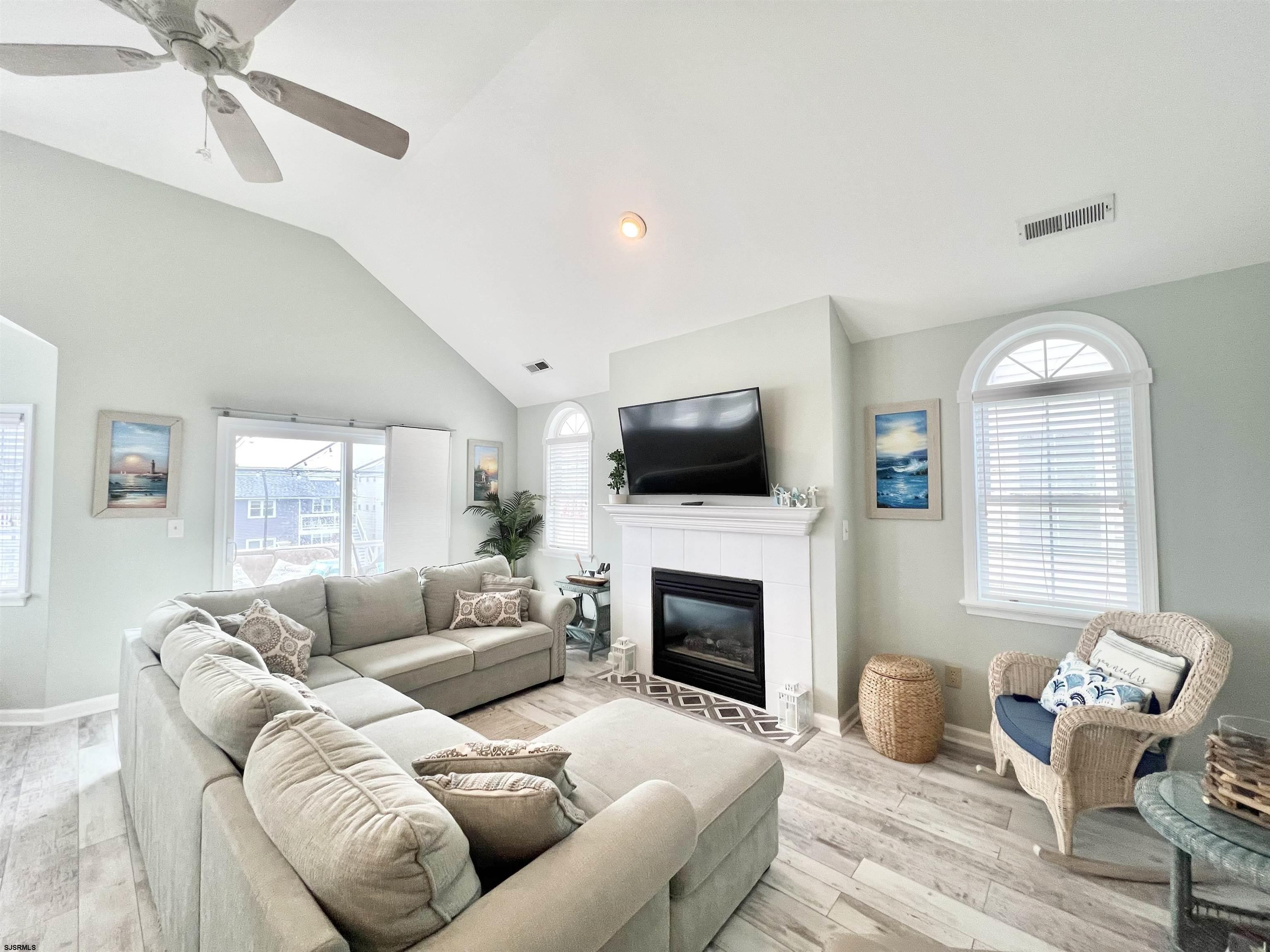 1447 Haven Ave Unit: 2