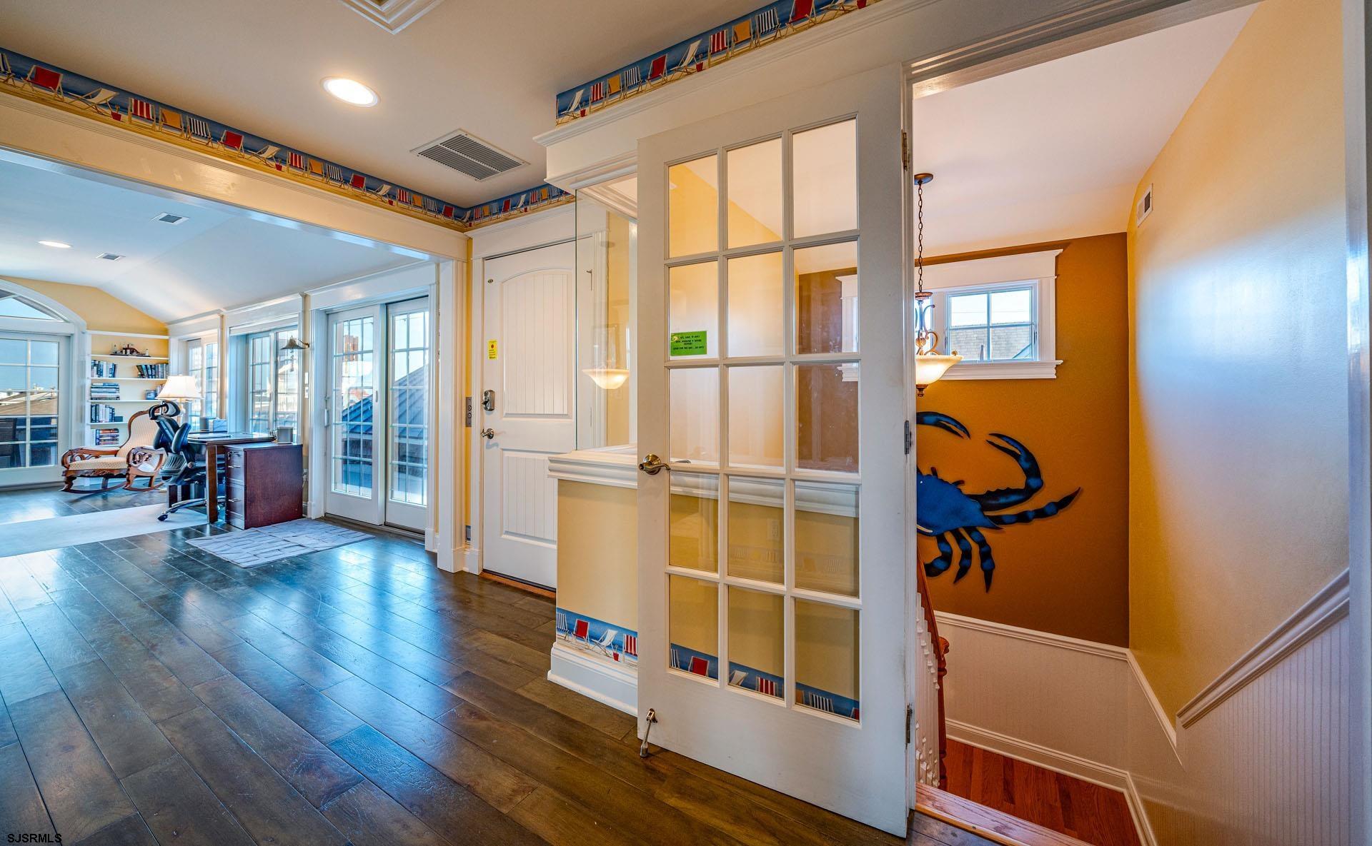 860 Pennlyn Pl Unit: 2nd + 3rd Floor