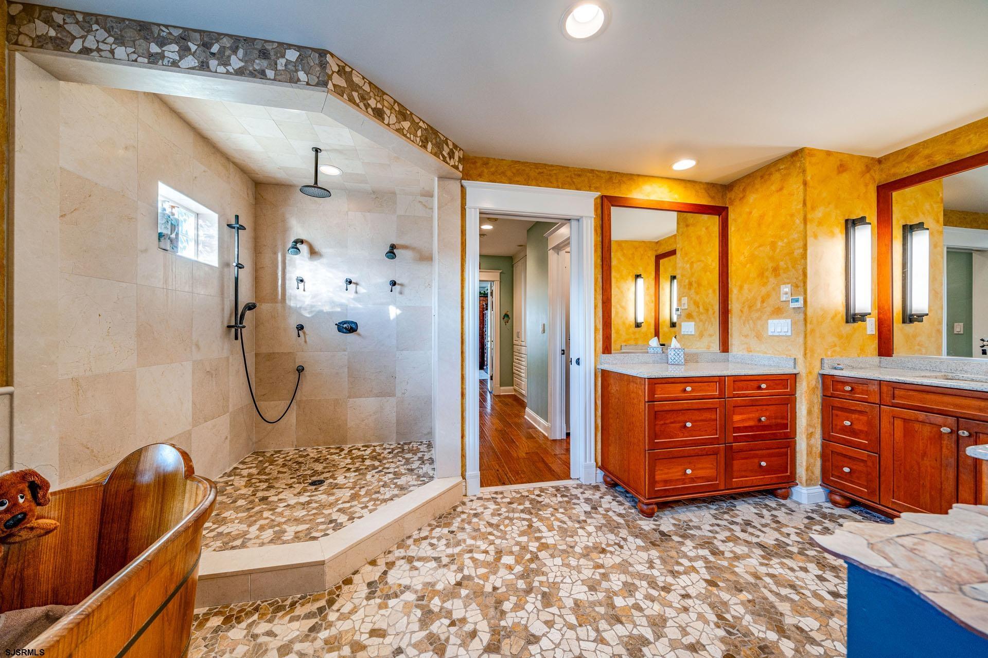 860 Pennlyn Pl Unit: 2nd + 3rd Floor