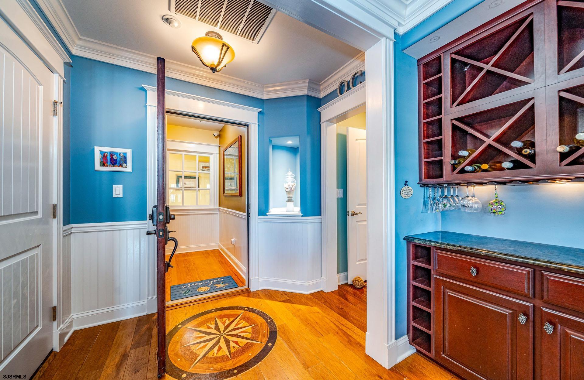 860 Pennlyn Pl Unit: 2nd + 3rd Floor