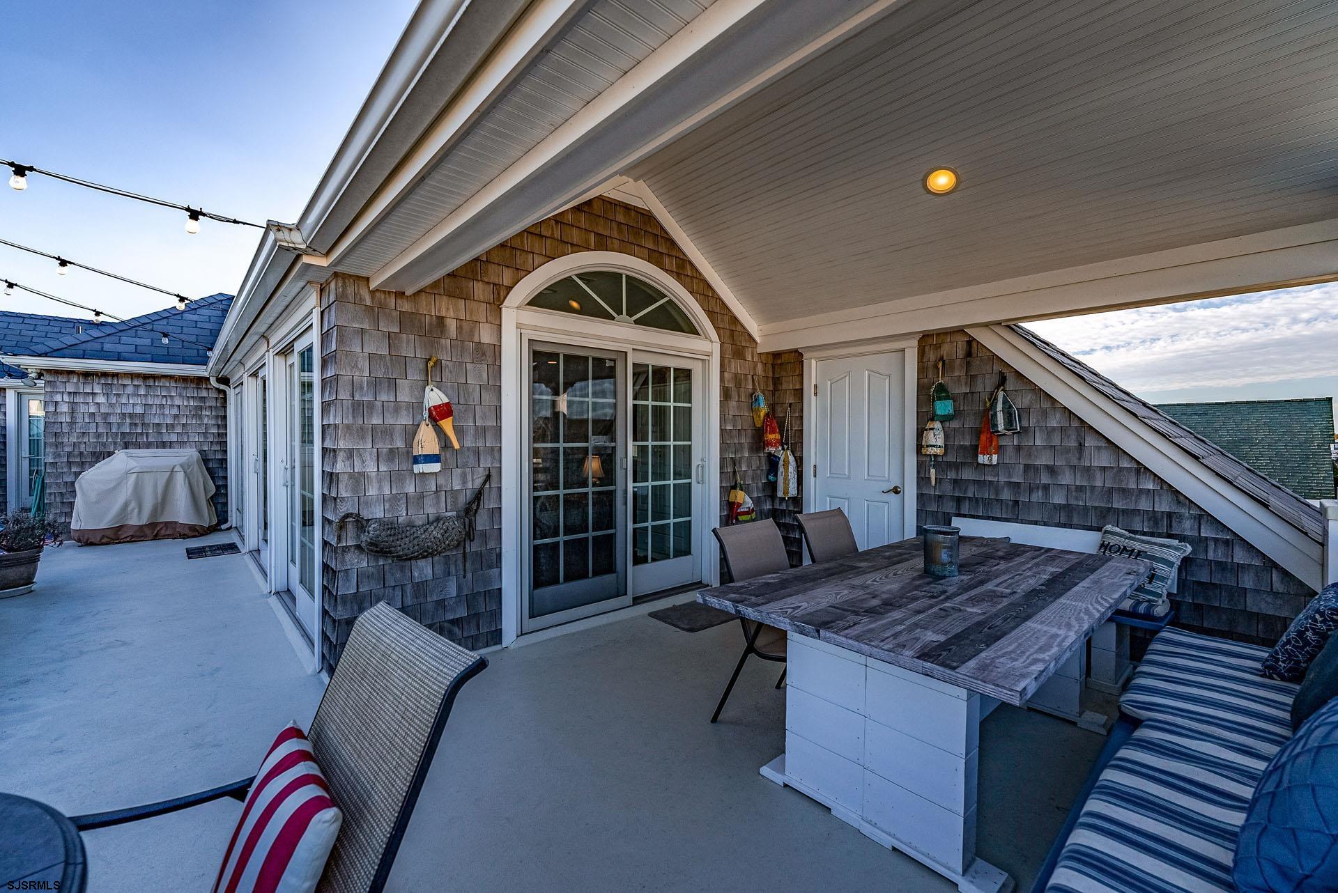 860 Pennlyn Pl Unit: 2nd + 3rd Floor