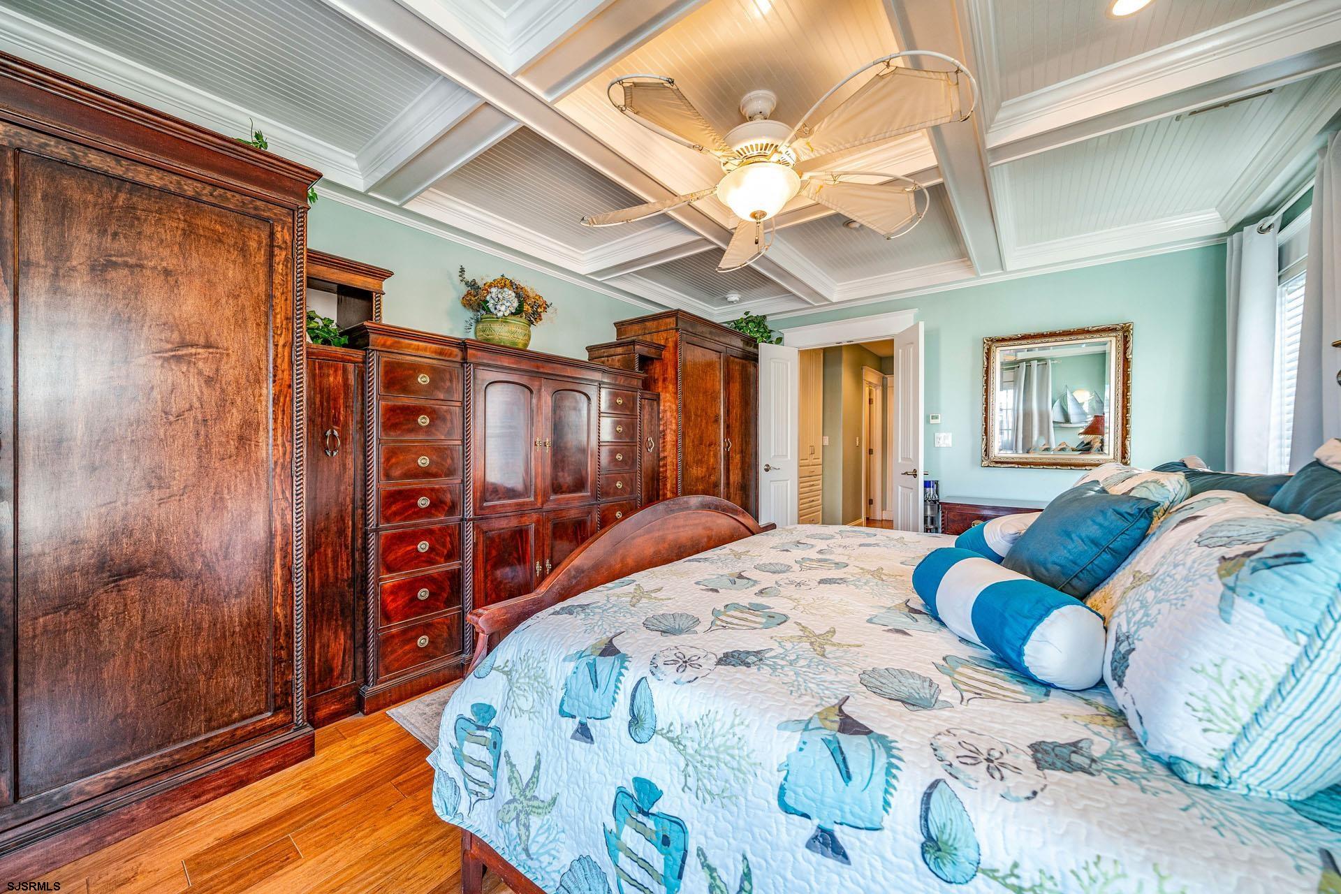 860 Pennlyn Pl Unit: 2nd + 3rd Floor