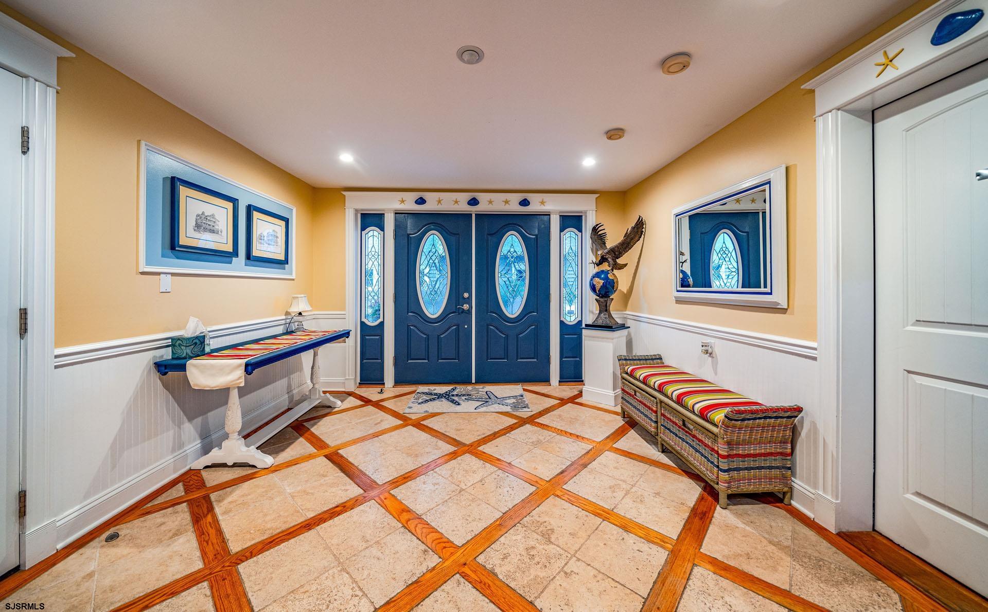 860 Pennlyn Pl Unit: 2nd + 3rd Floor