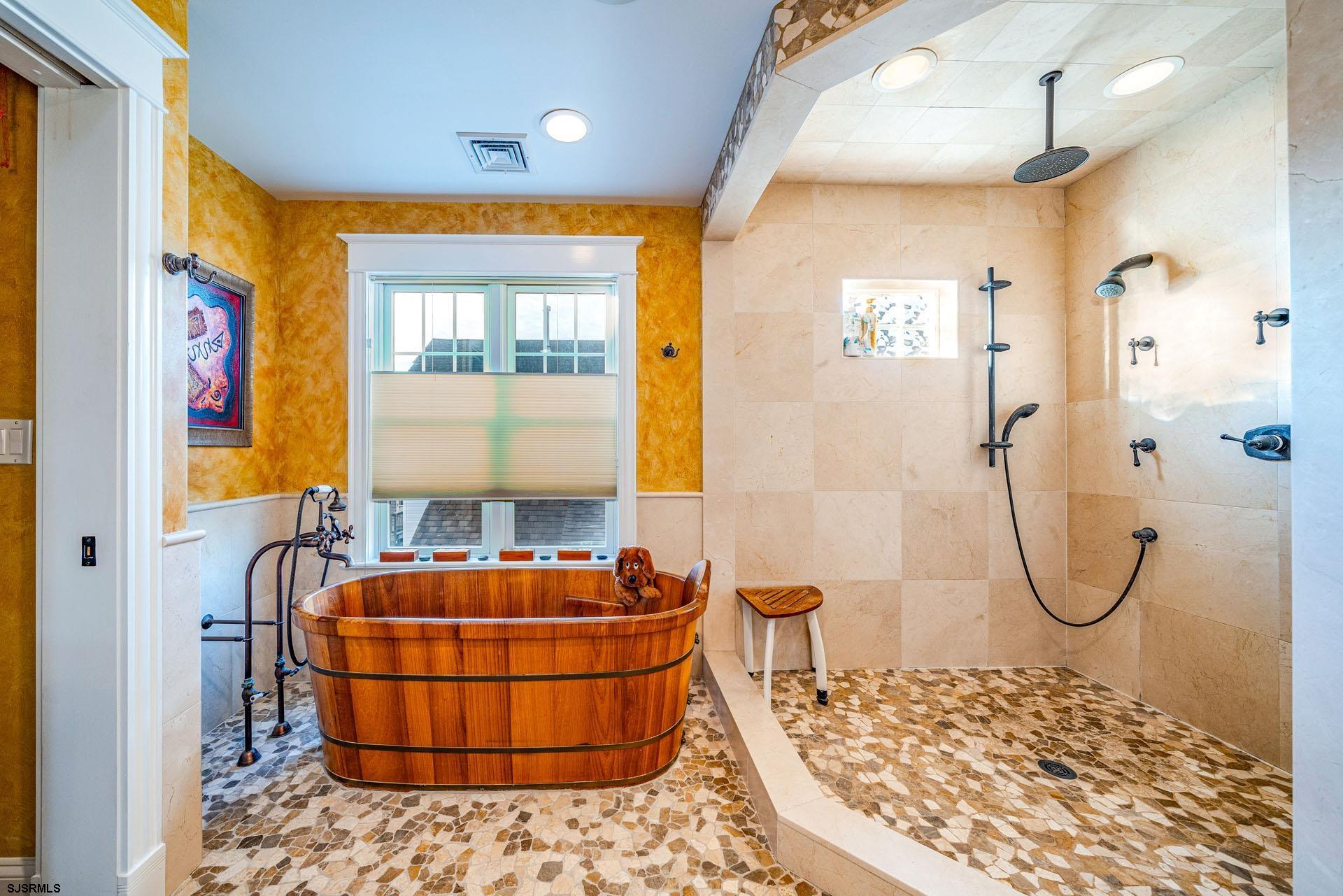 860 Pennlyn Pl Unit: 2nd + 3rd Floor