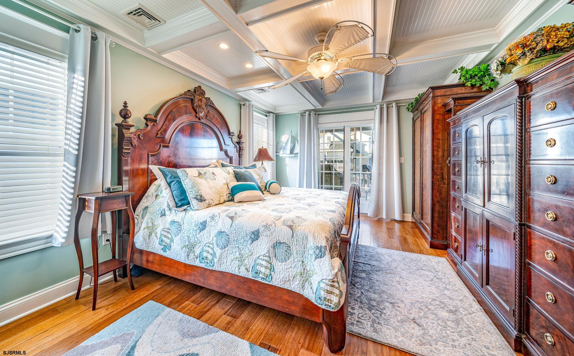 860 Pennlyn Pl Unit: 2nd + 3rd Floor