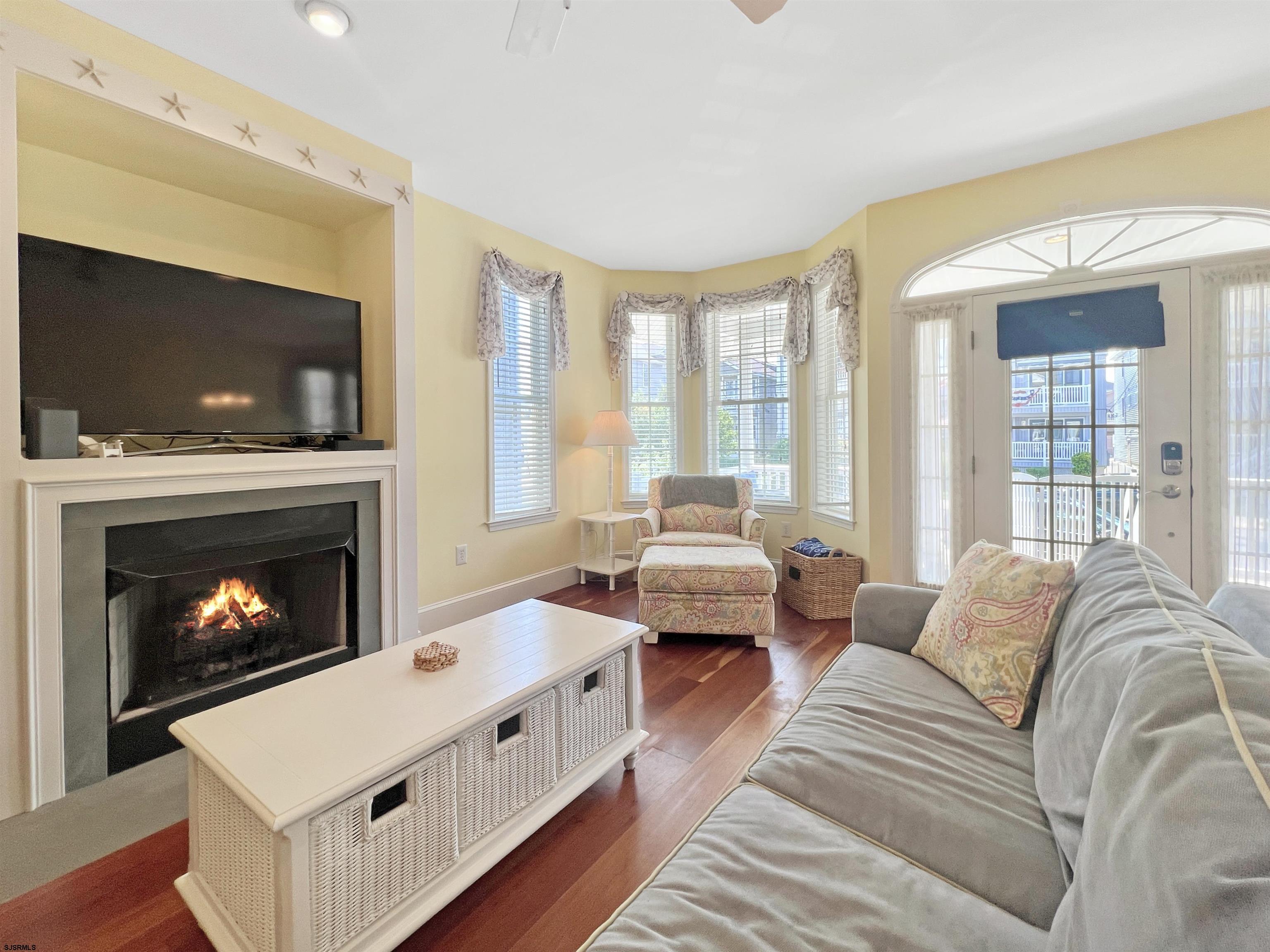 4612 Asbury Ave Unit: 1