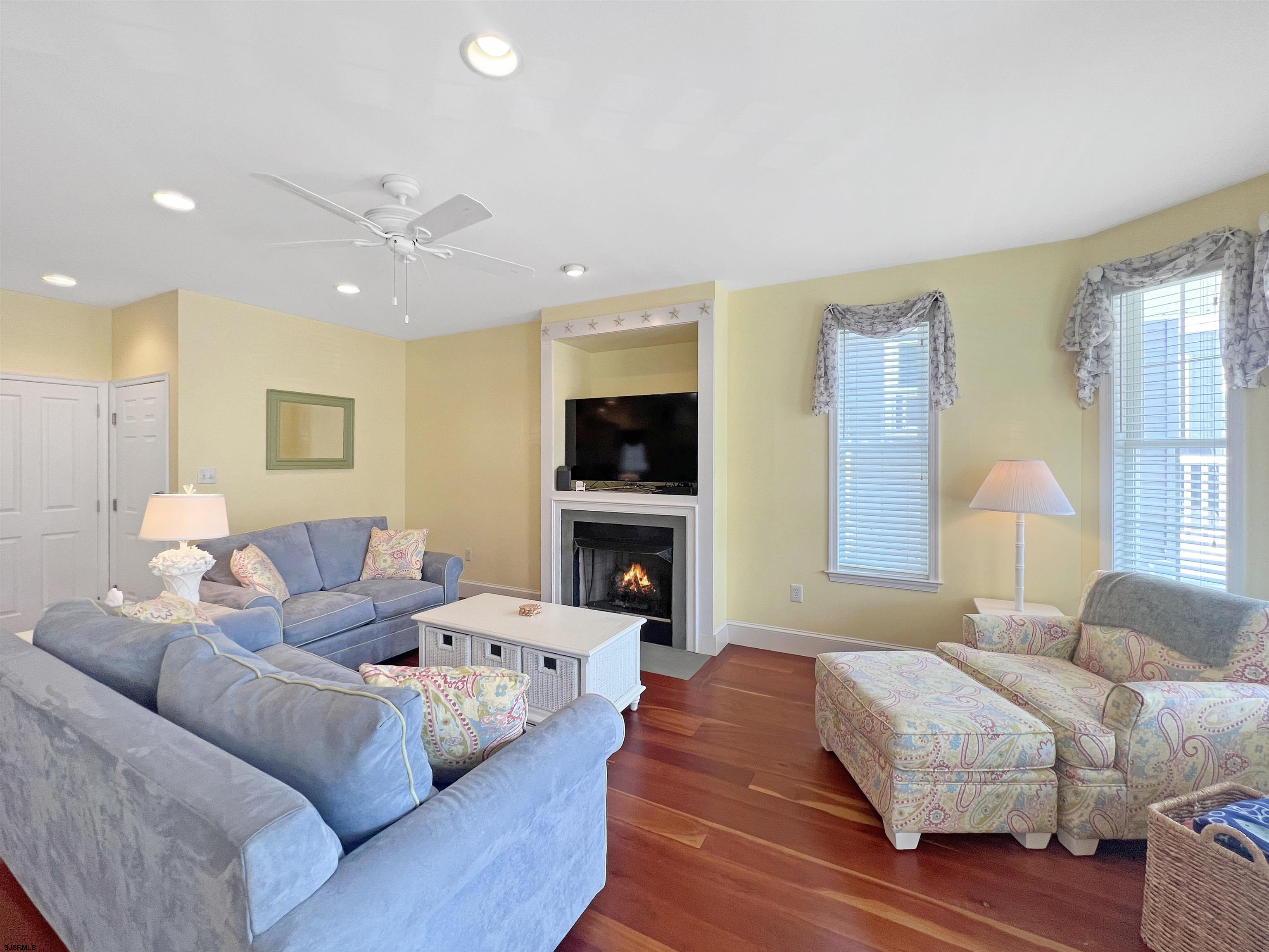 4612 Asbury Ave Unit: 1