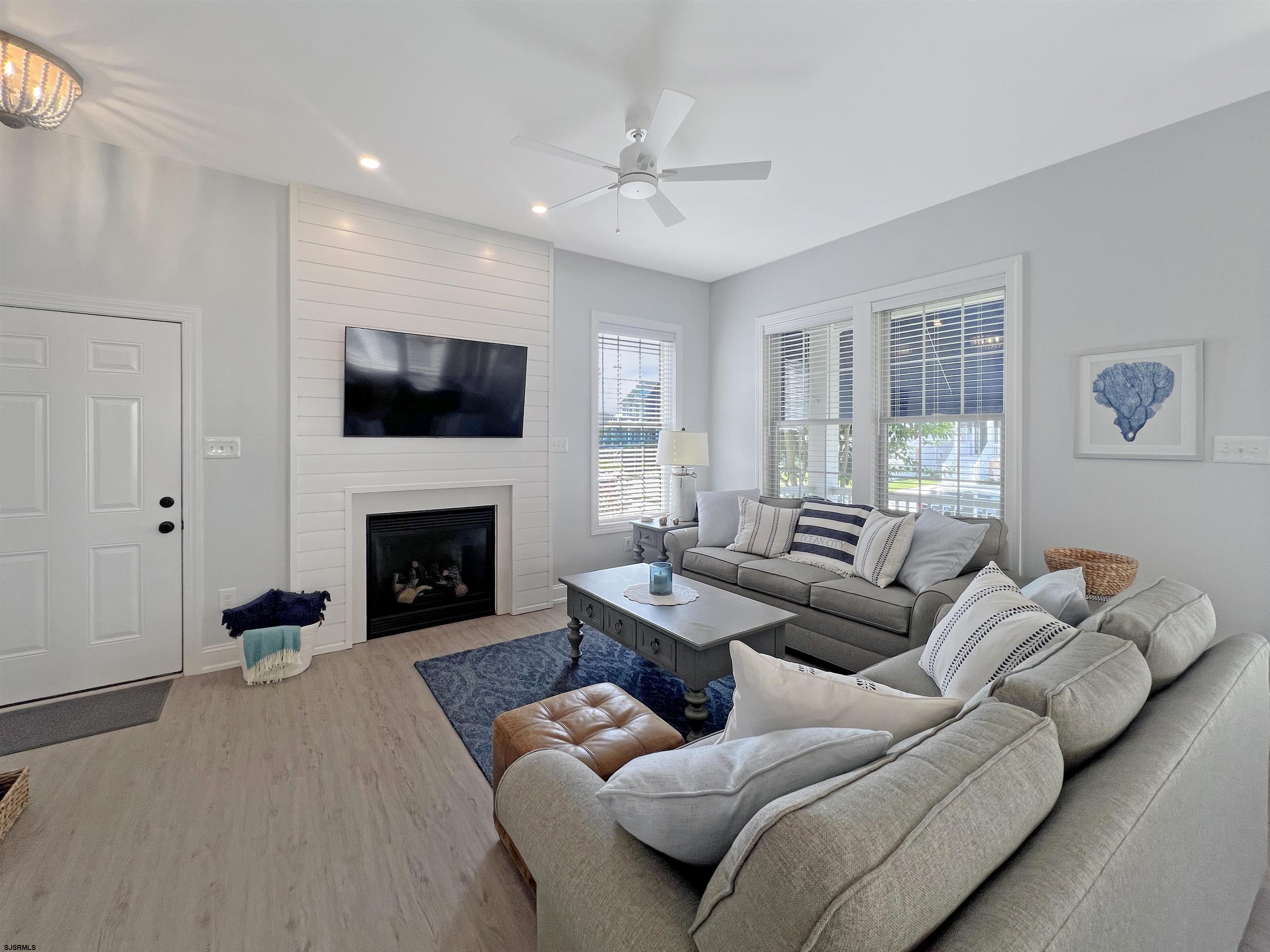 2117 Simpson Ave Unit: 1