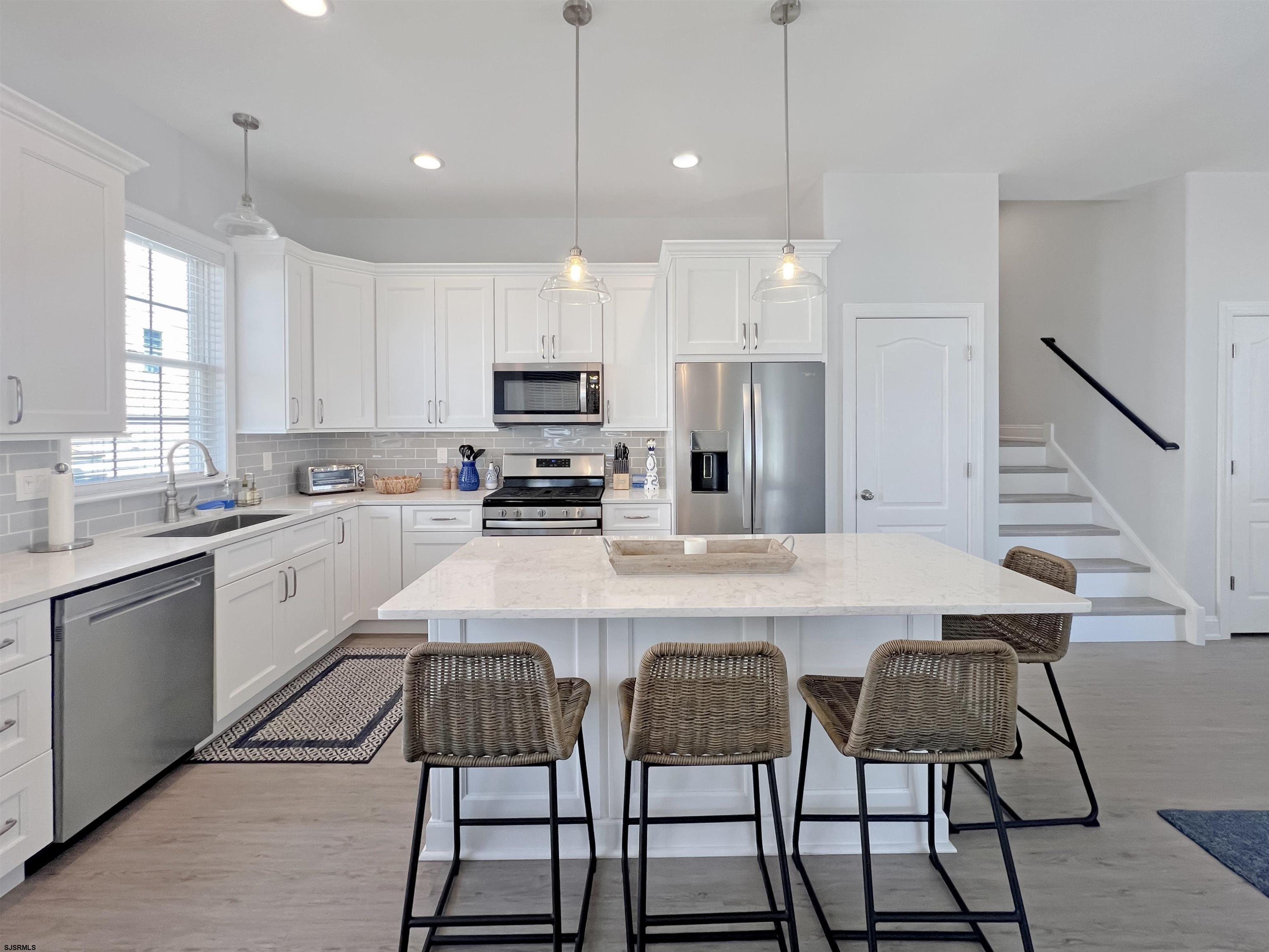 2117 Simpson Ave Unit: 1