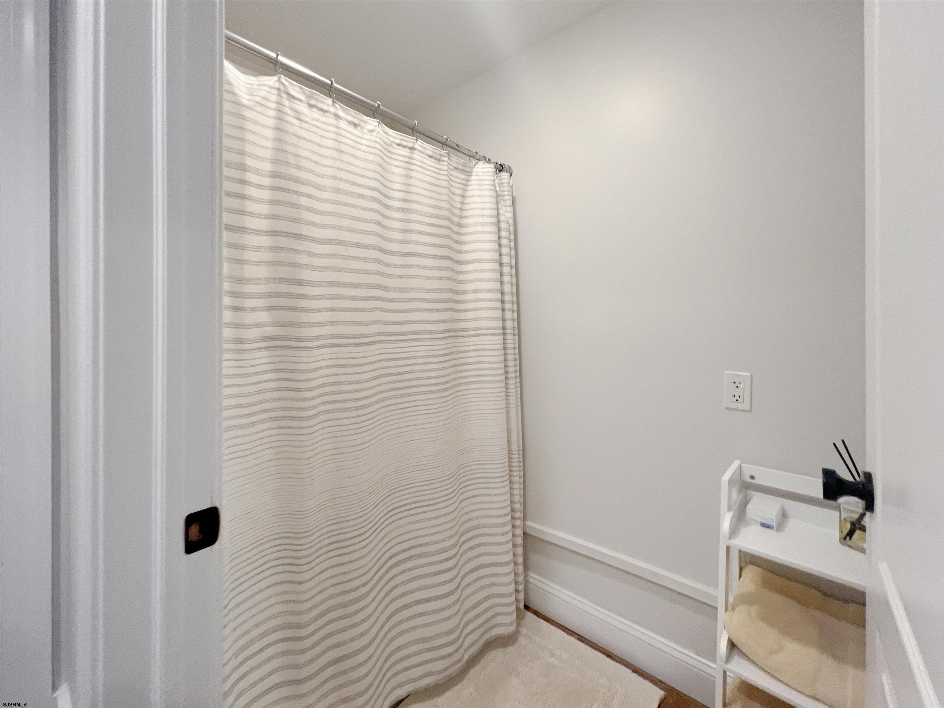 2117 Simpson Ave Unit: 1