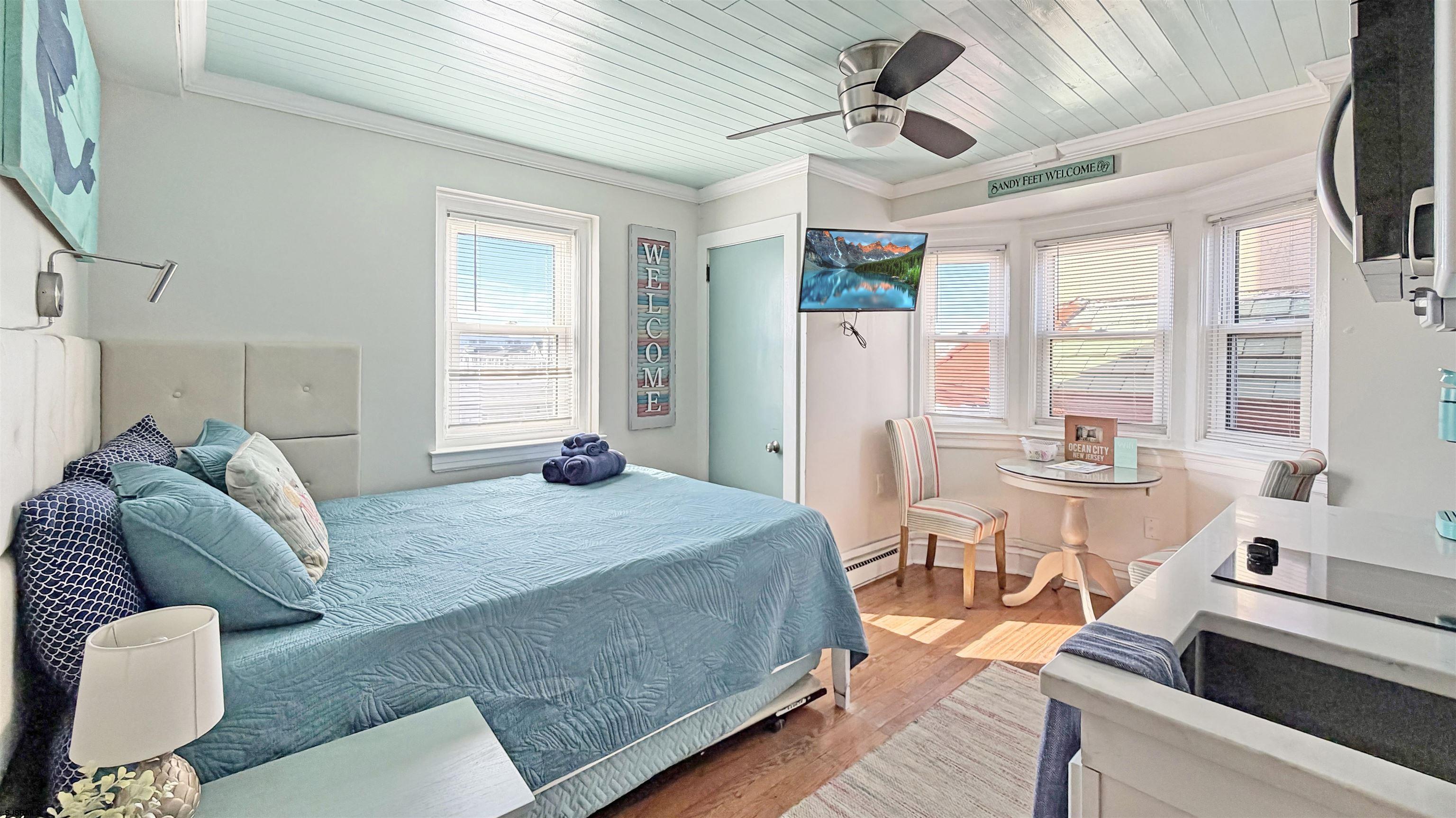 807 E 8th Street Unit: 402