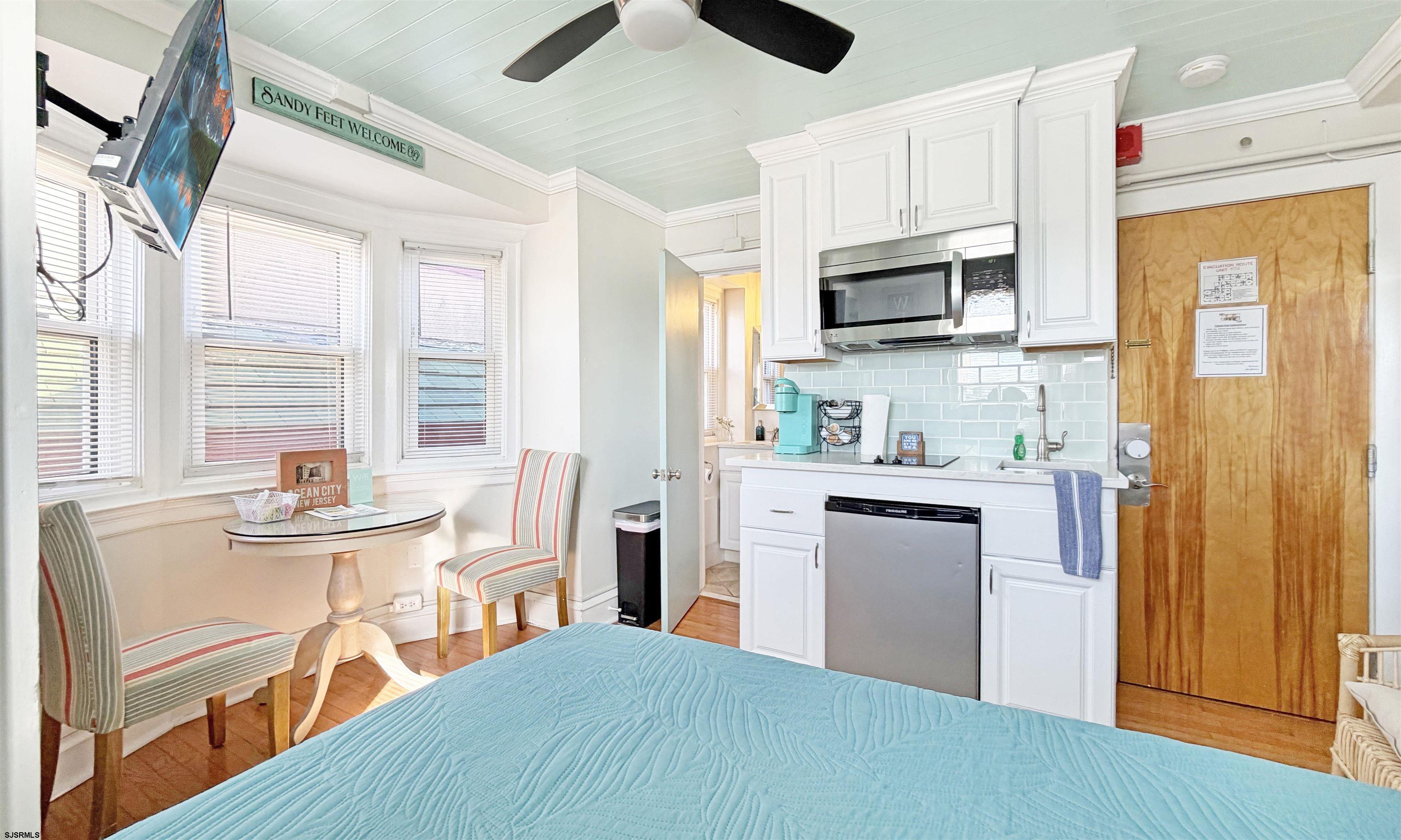 807 E 8th Street Unit: 402