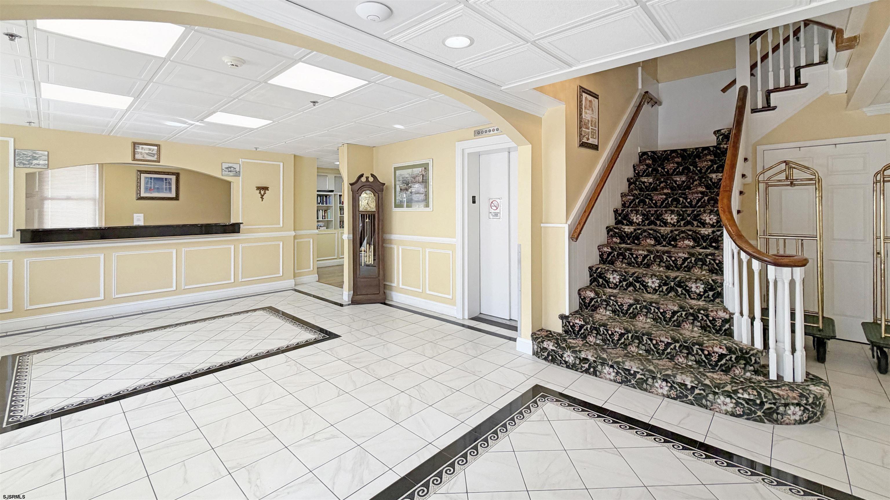 807 E 8th Street Unit: 402