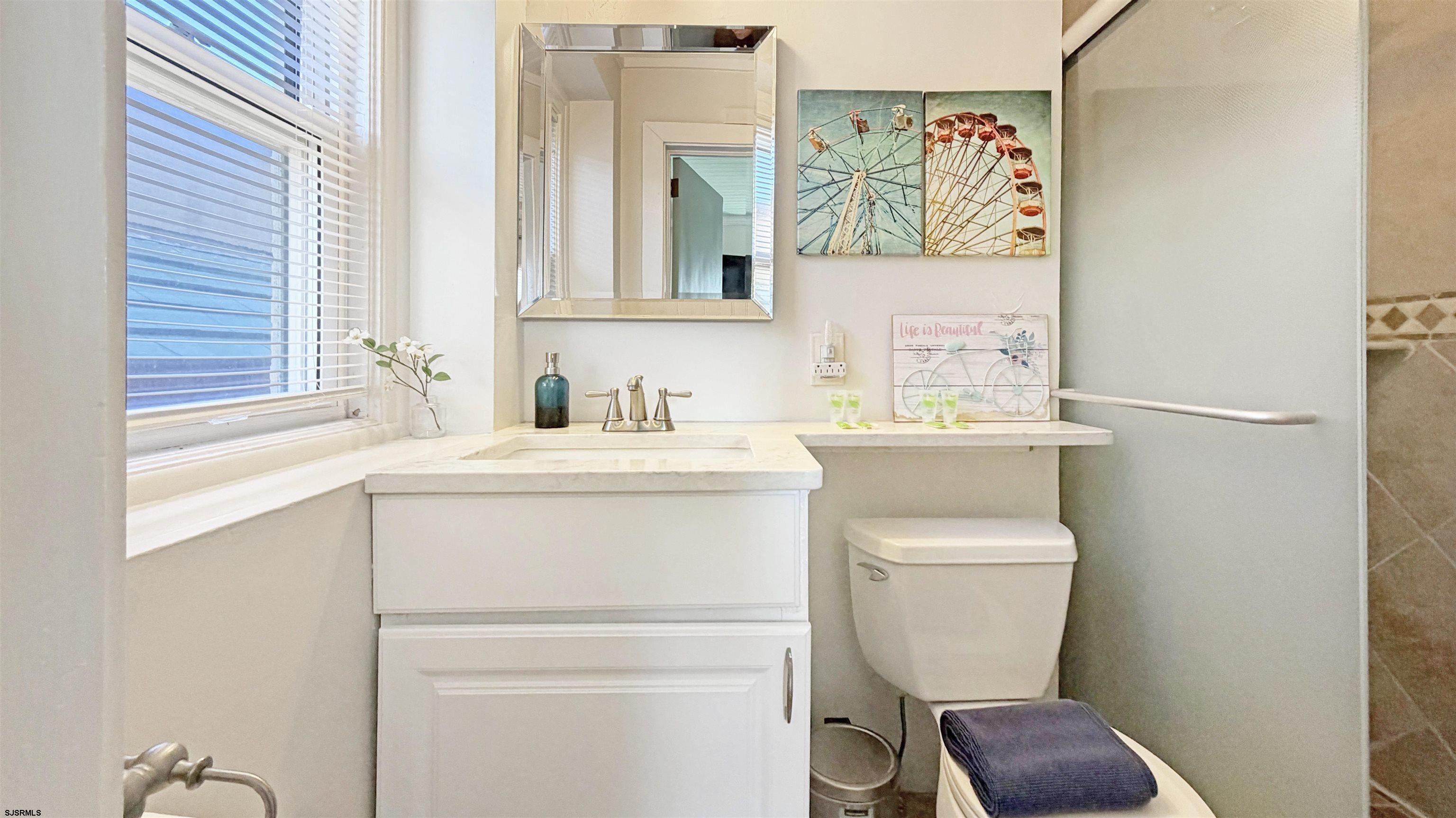 807 E 8th Street Unit: 402