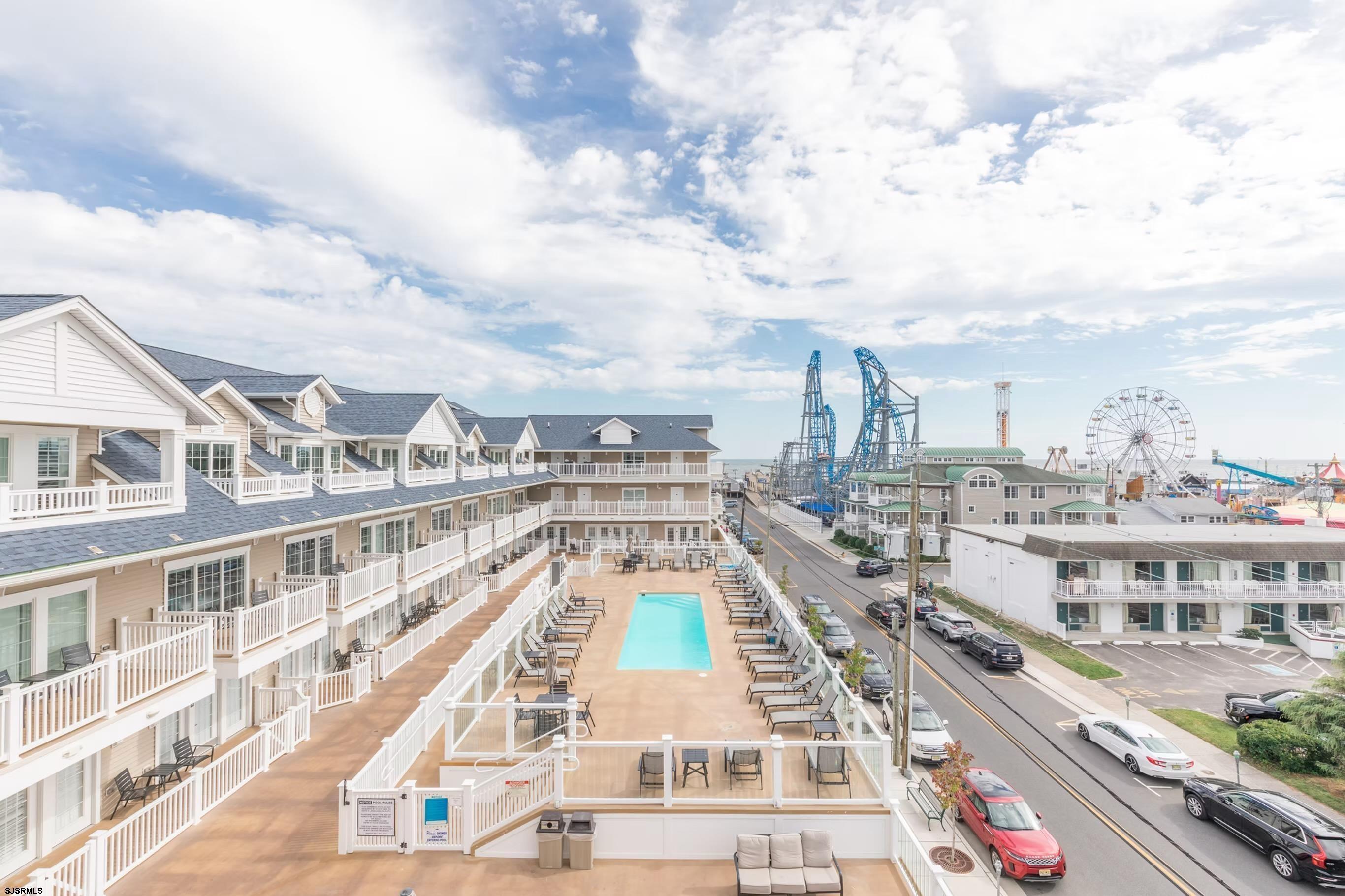 719 E 10th St Street Unit: 401