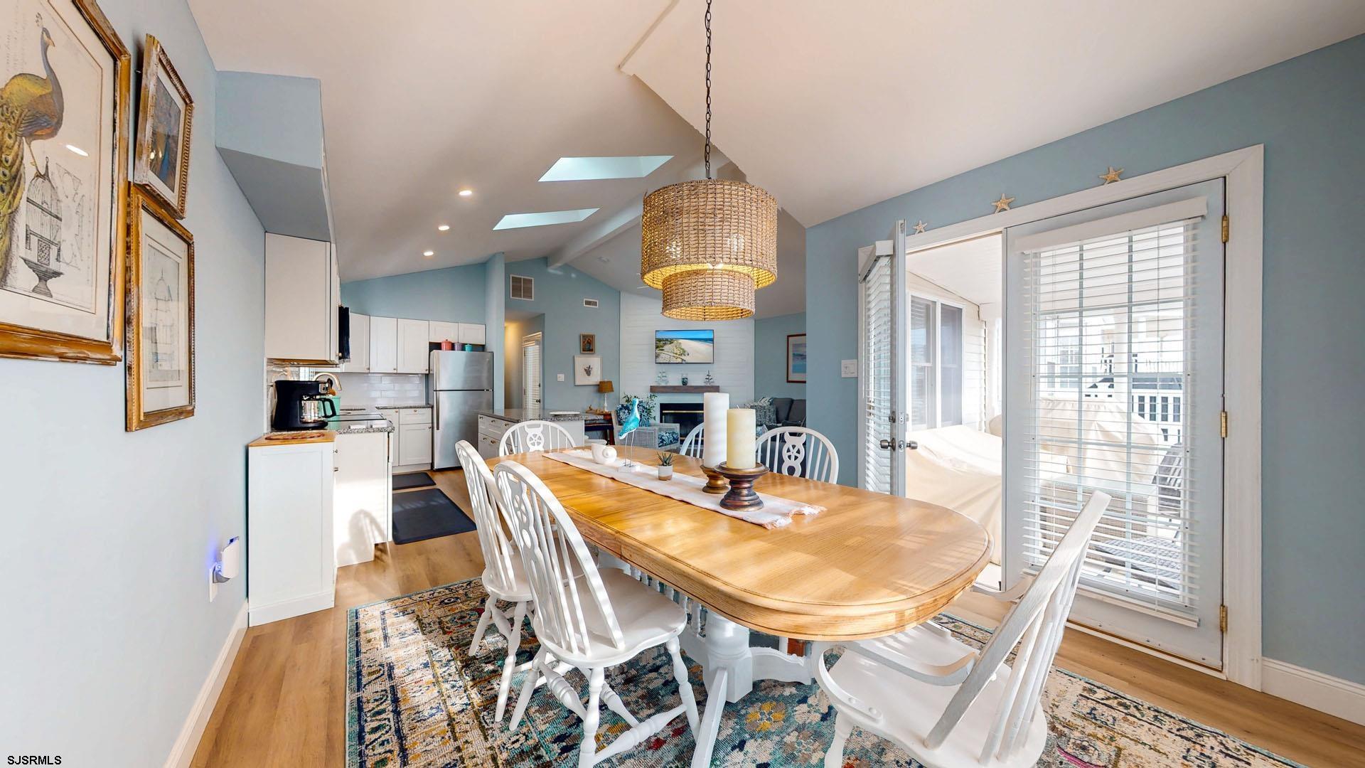 930 Bay Ave Unit: 2