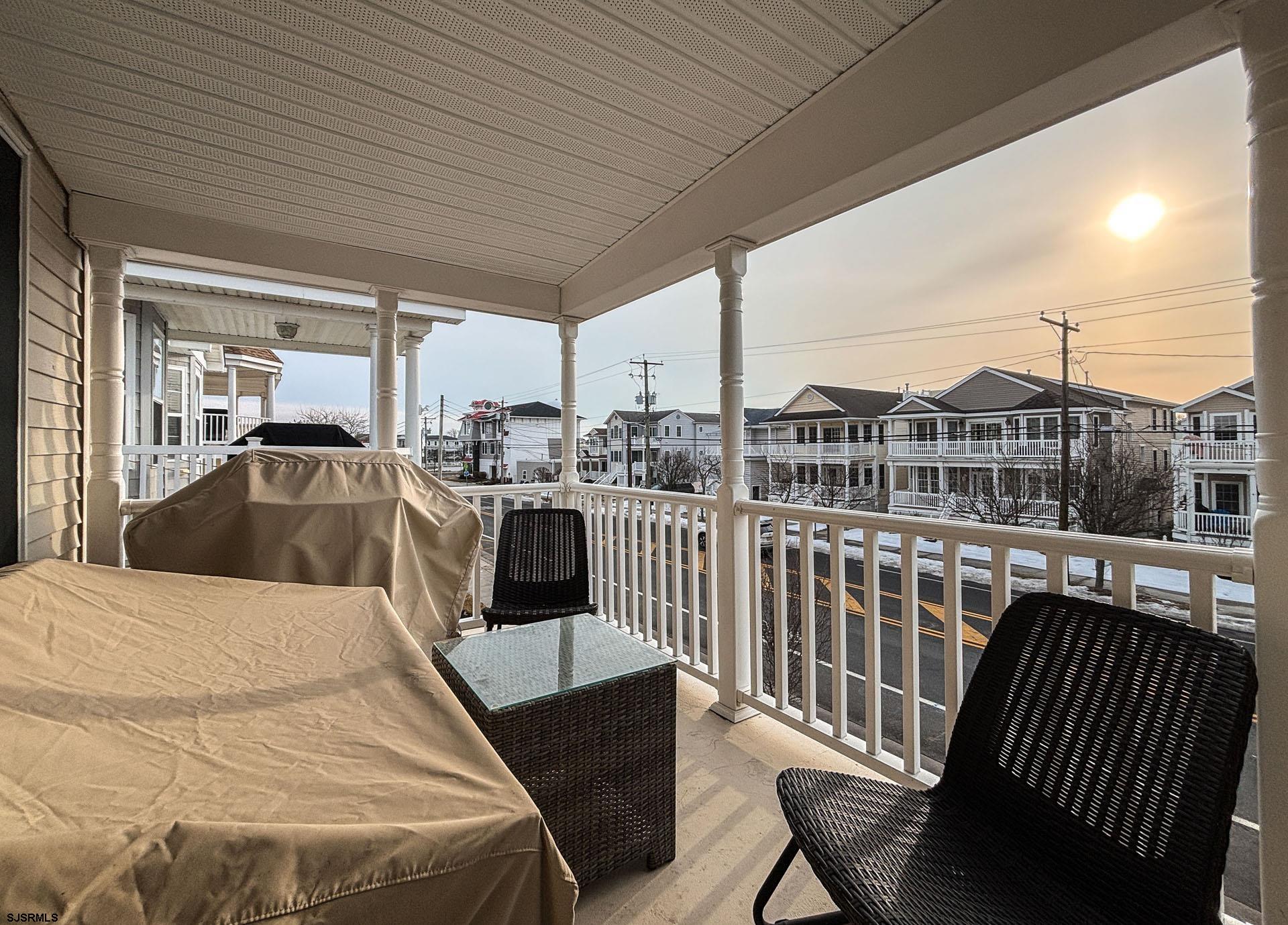 930 Bay Ave Unit: 2