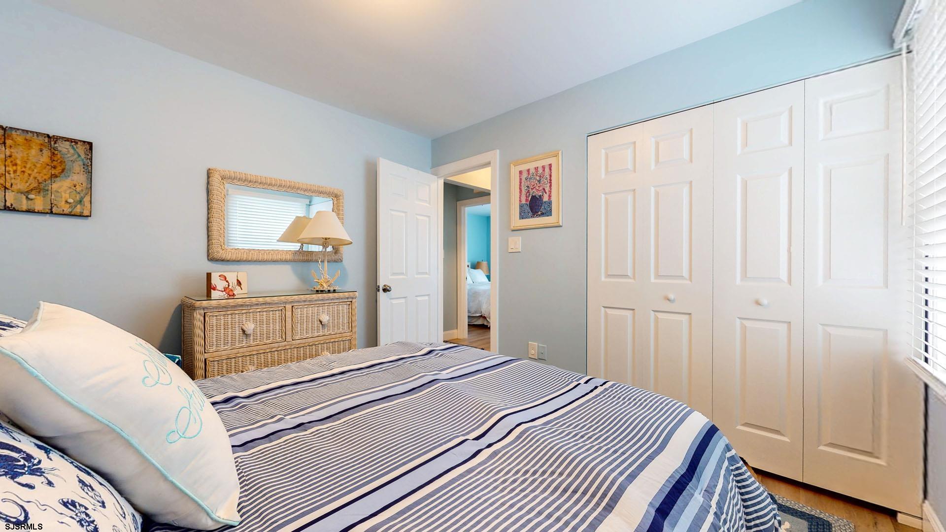 930 Bay Ave Unit: 2