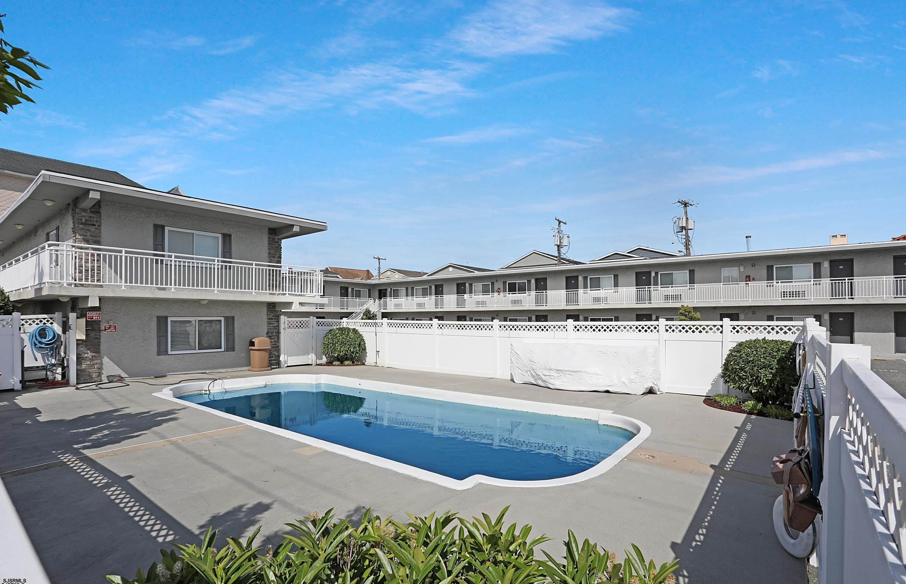 900 Wesley Ave Unit: 215