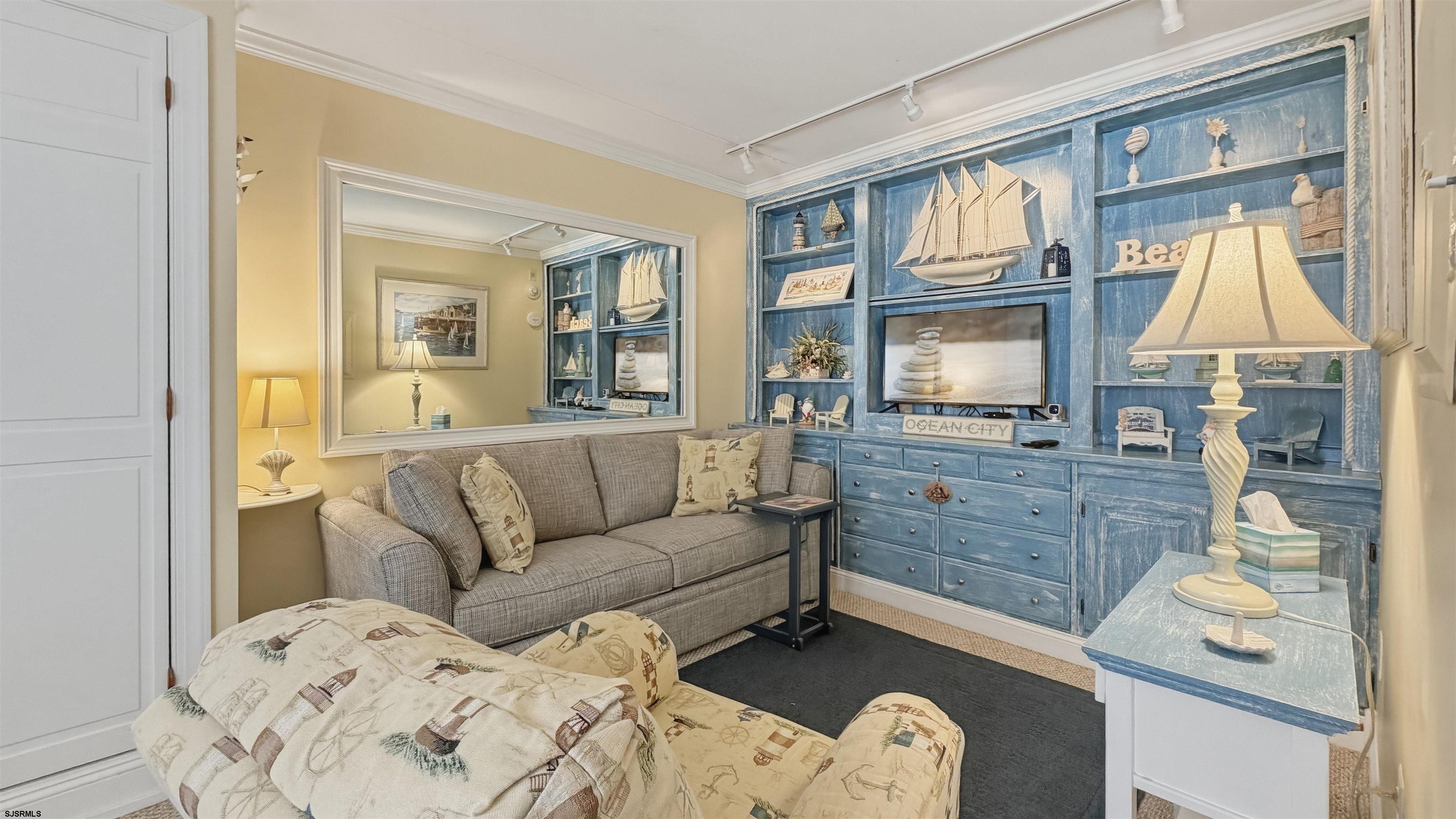 900 Wesley Ave Unit: 215