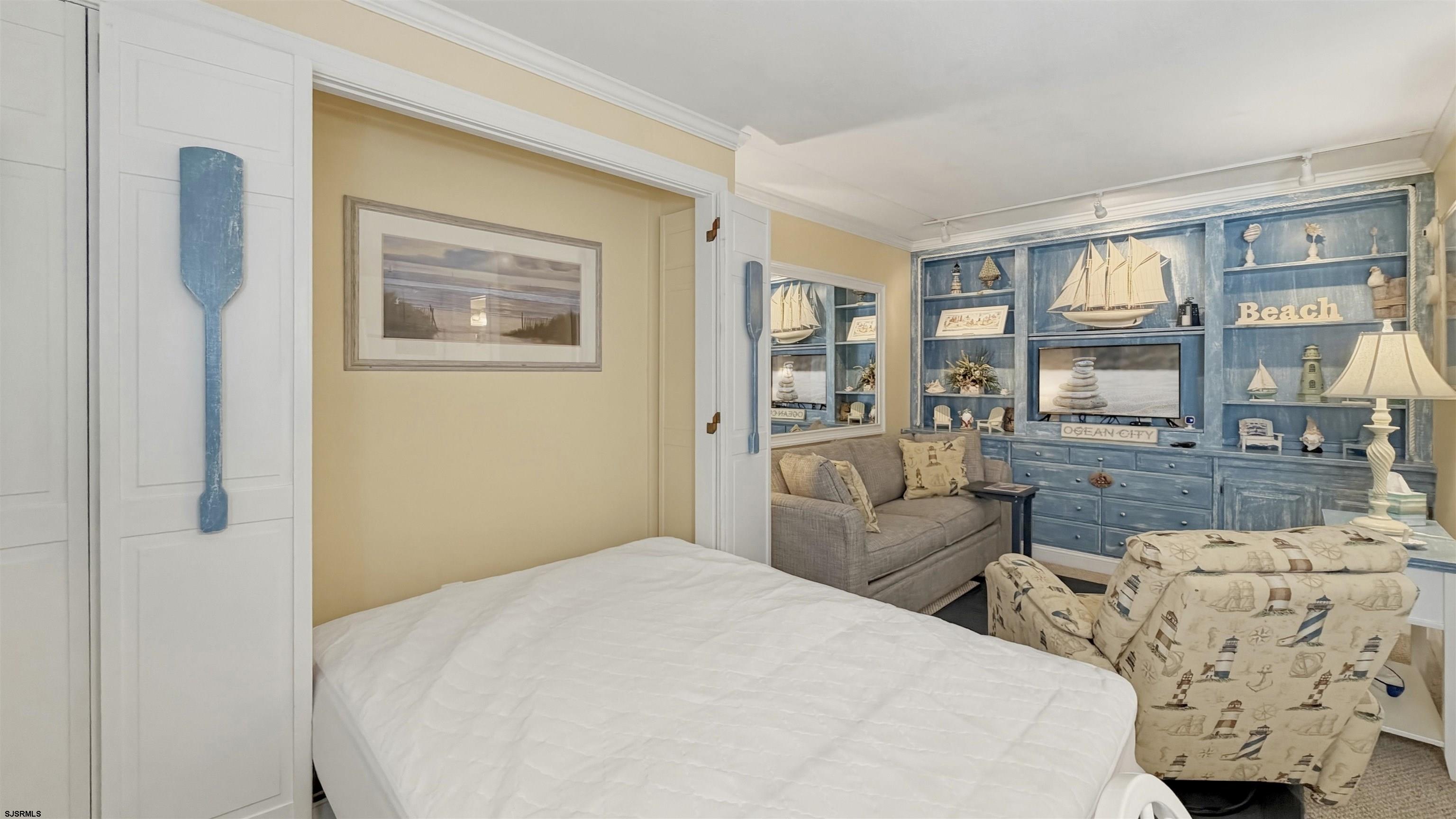 900 Wesley Ave Unit: 215