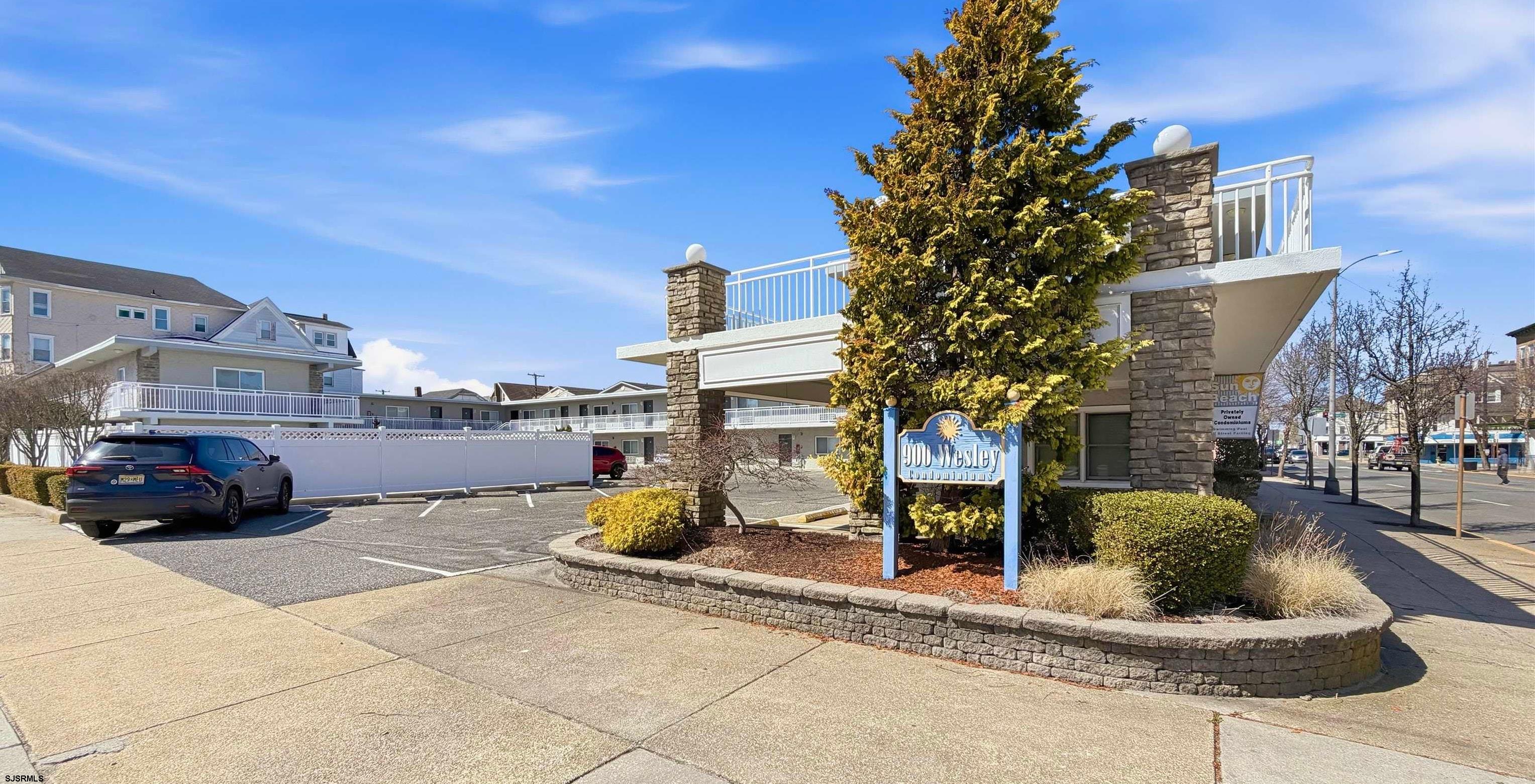 900 Wesley Ave Unit: 215