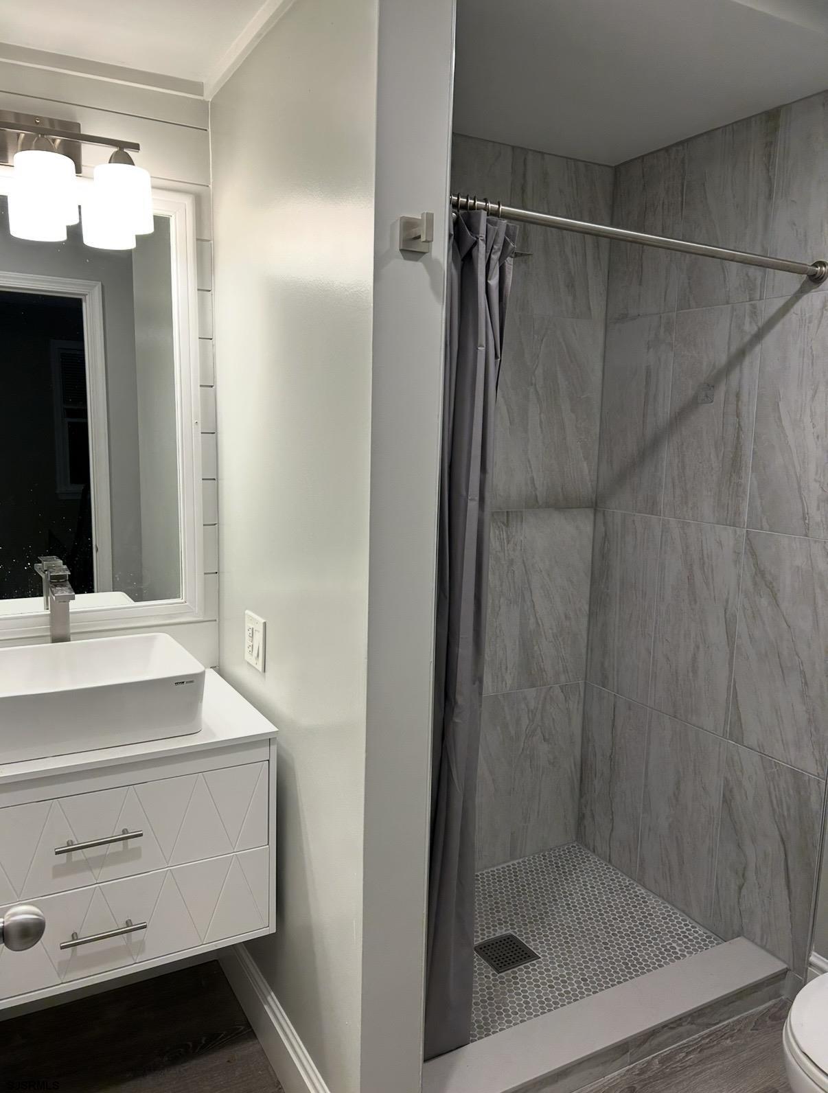 5133 Central Ave Unit: 1