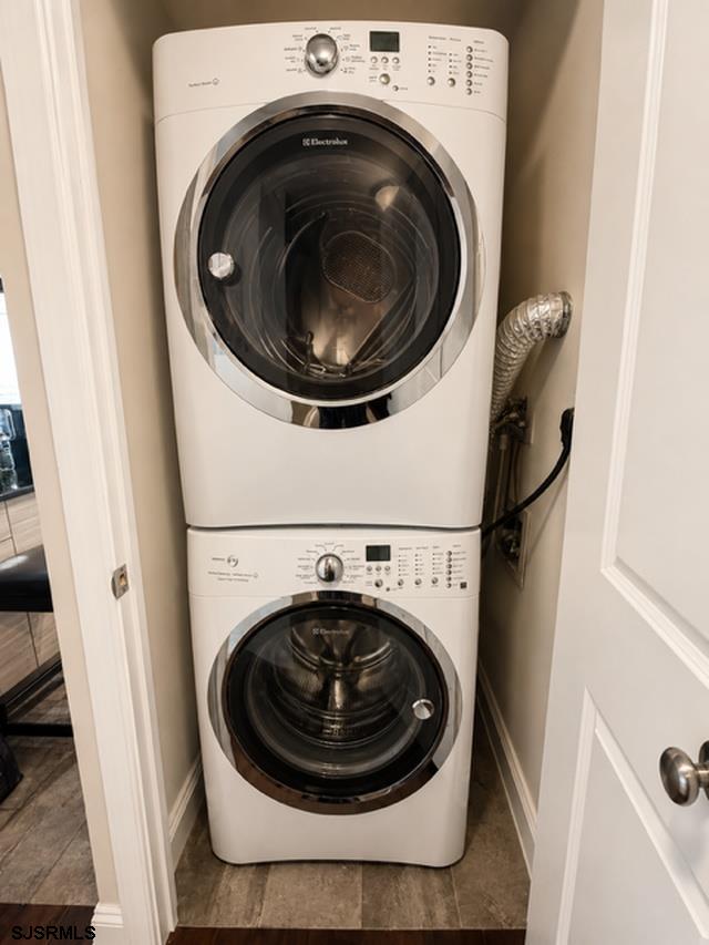 100 S Berkley Square Unit: 21N