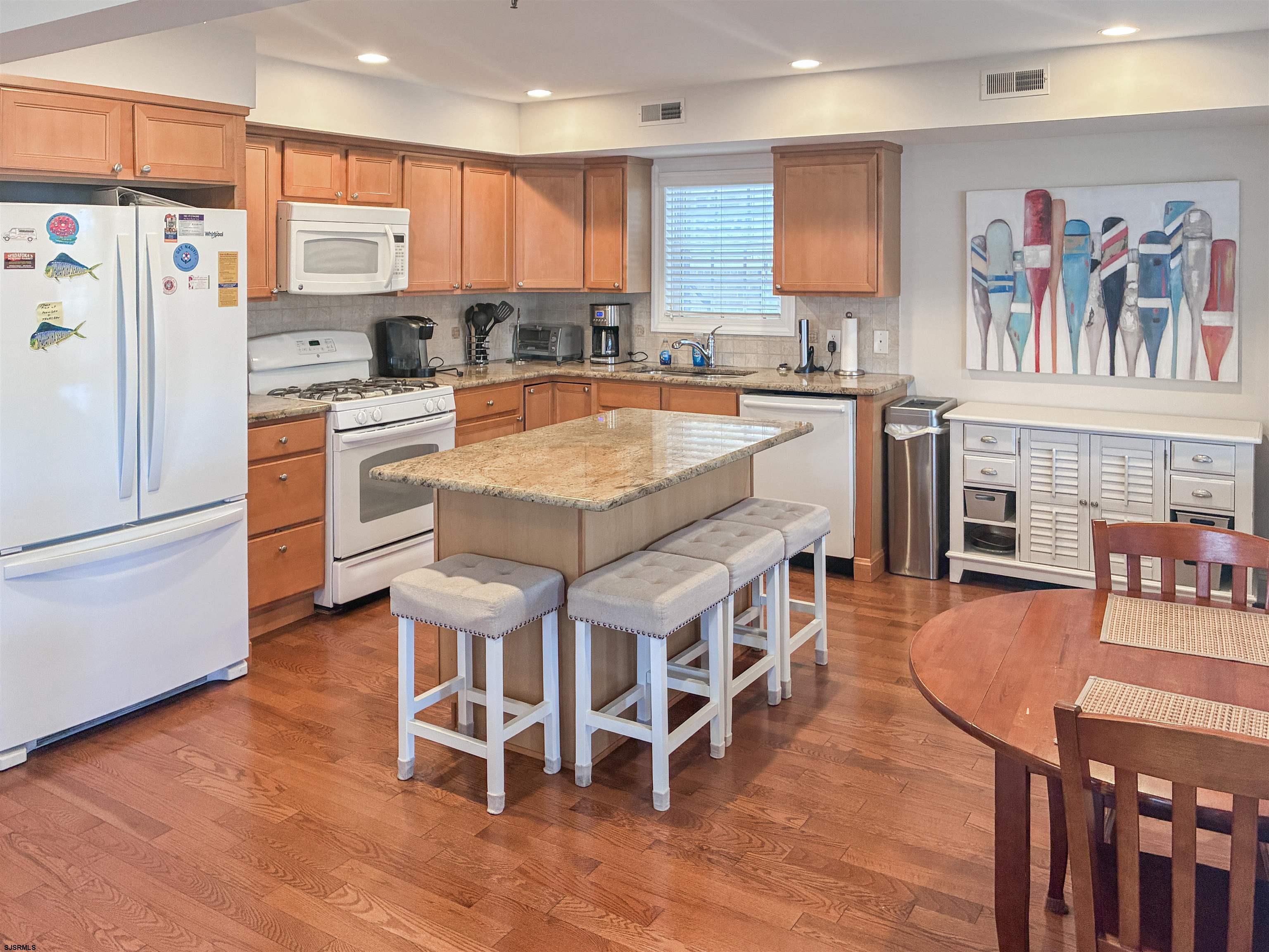 841 Central Ave Unit: B