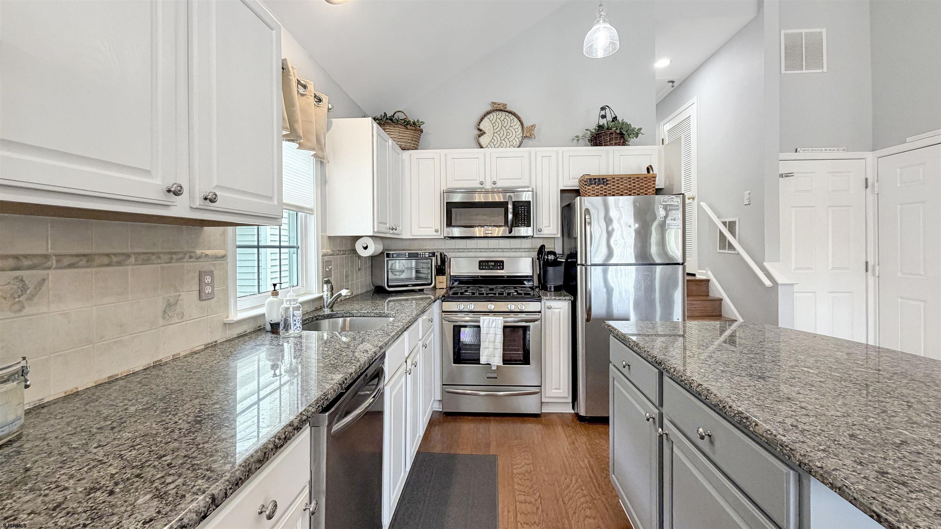 1442 West Ave Unit: 2