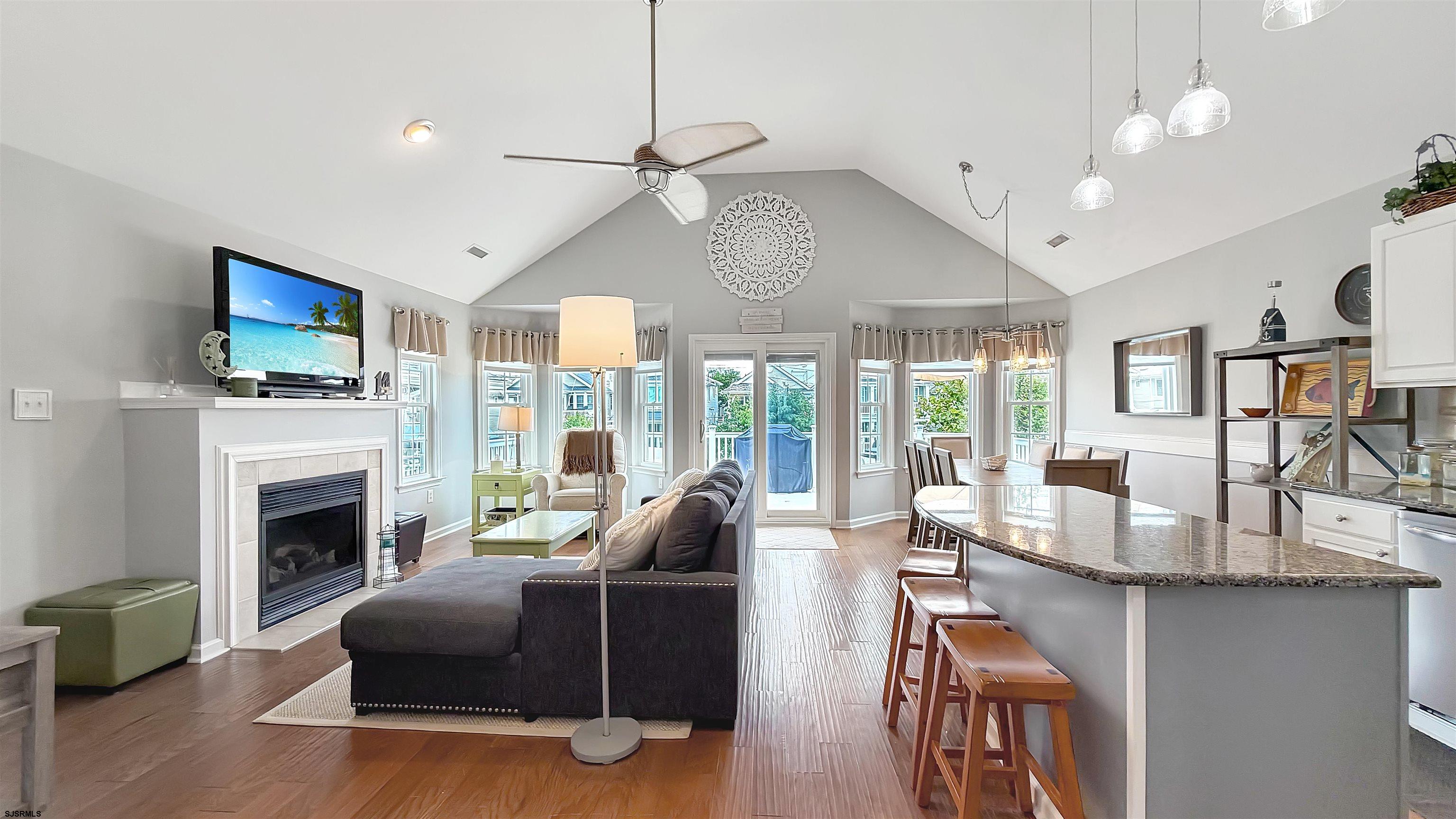 1442 West Ave Unit: 2