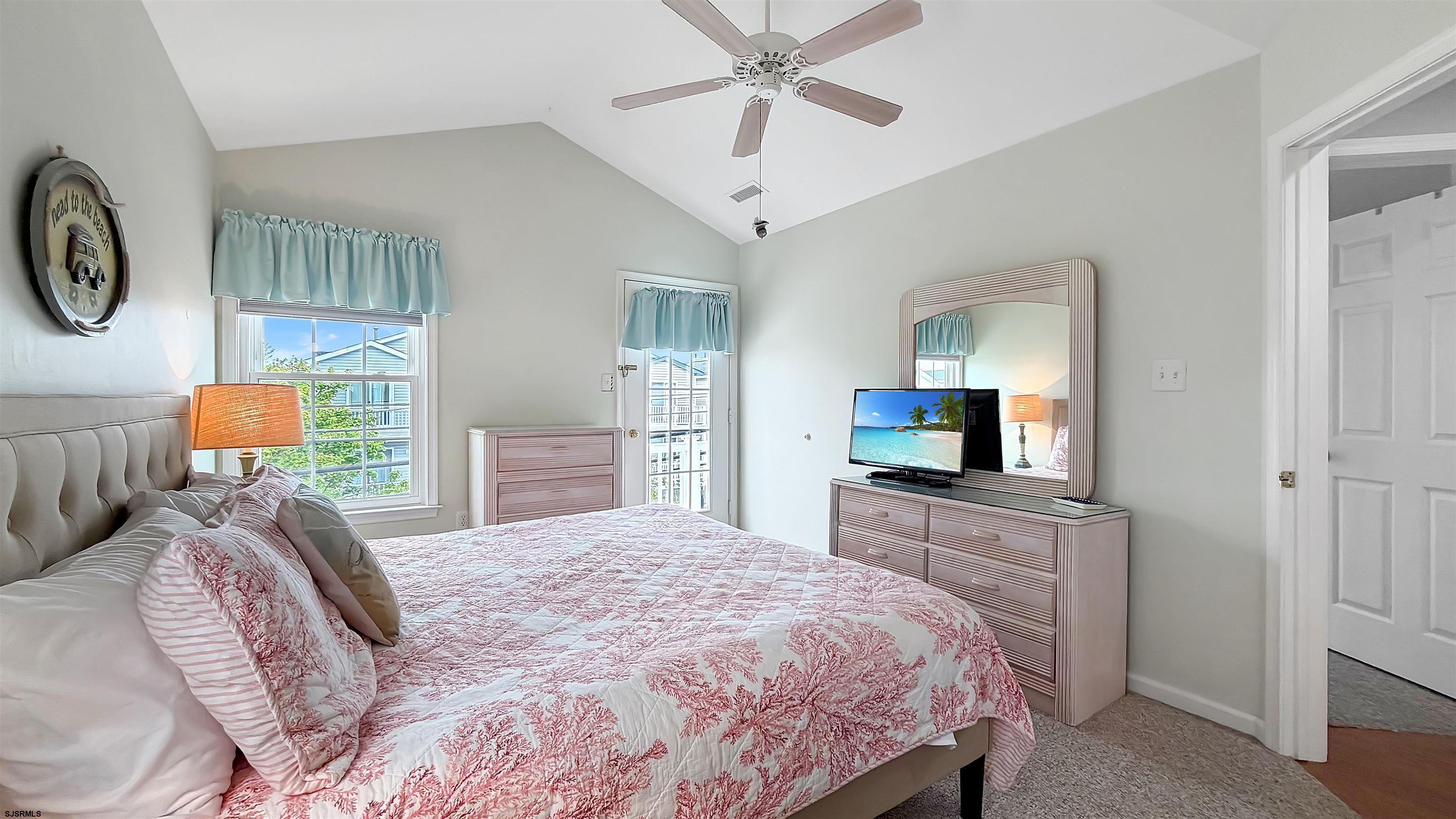 1442 West Ave Unit: 2