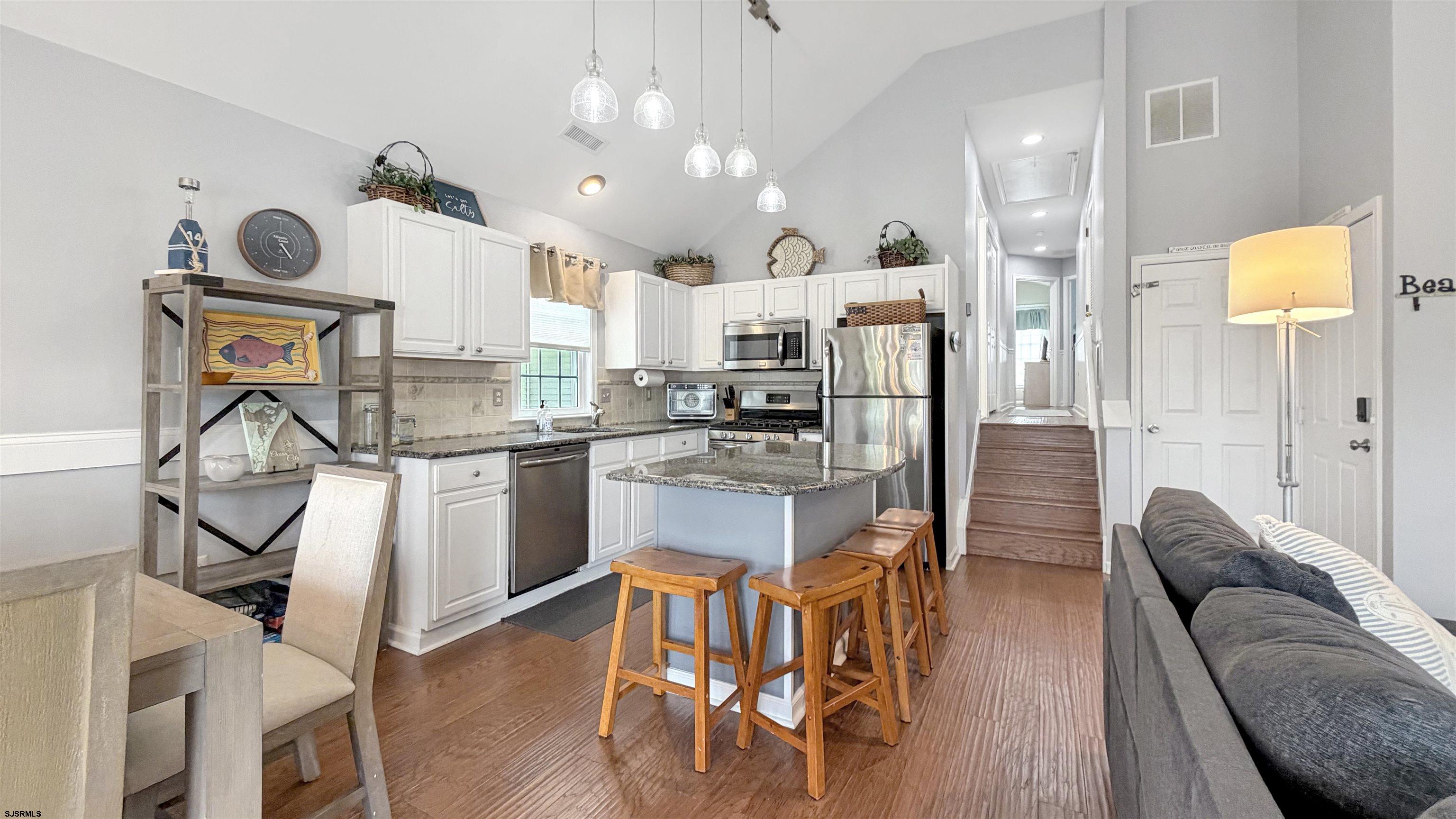 1442 West Ave Unit: 2