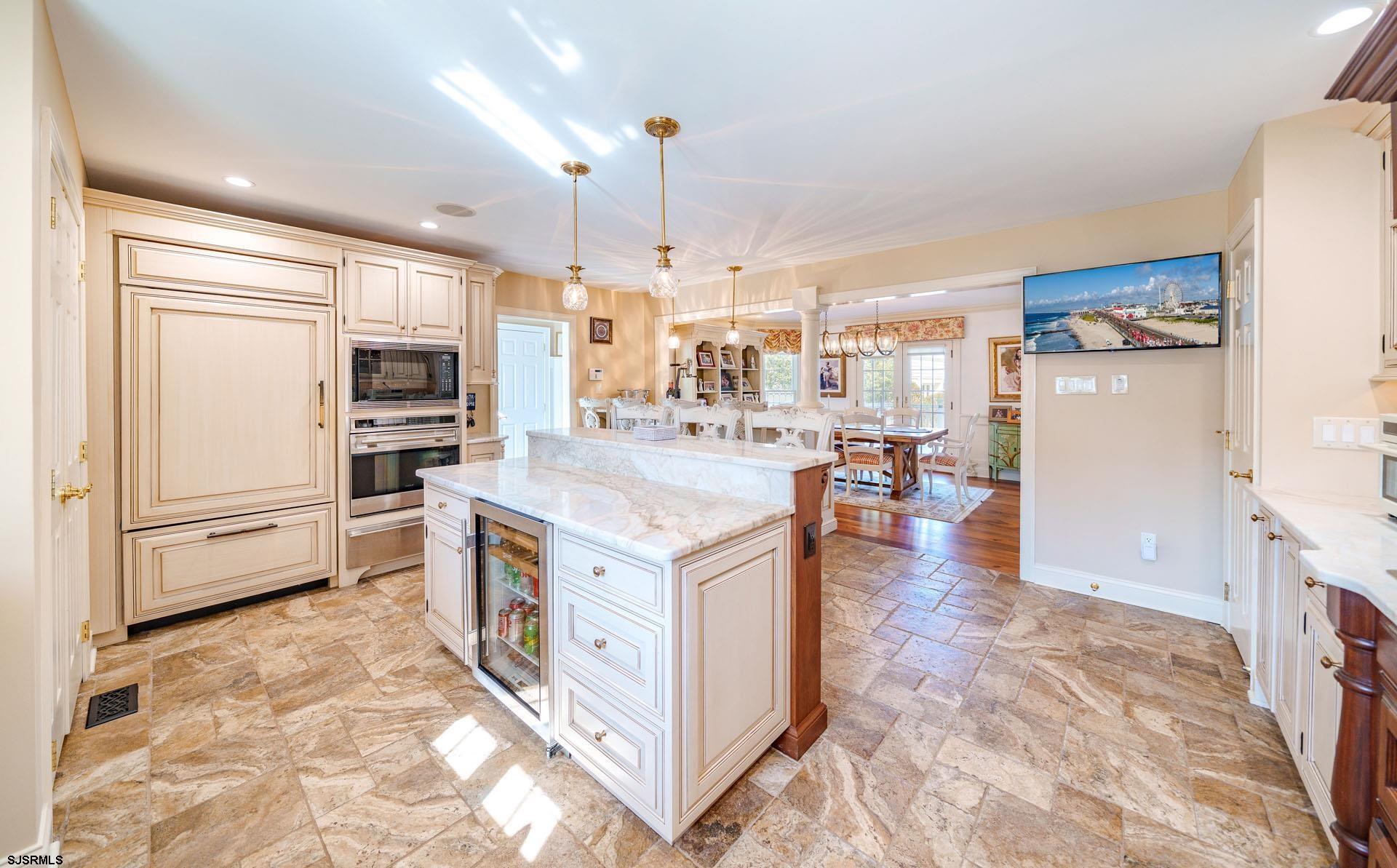 407 E Atlantic Blvd