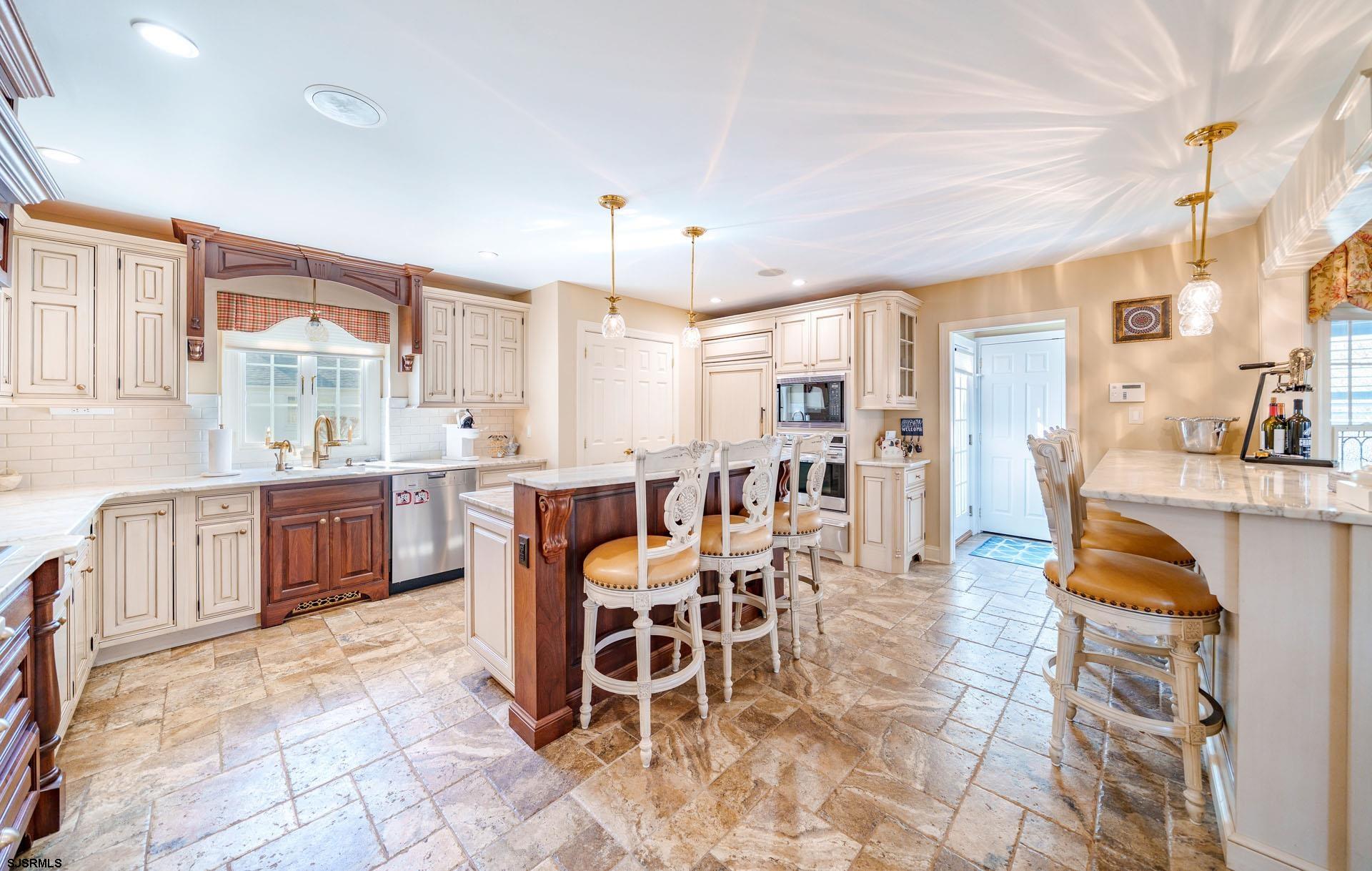 407 E Atlantic Blvd