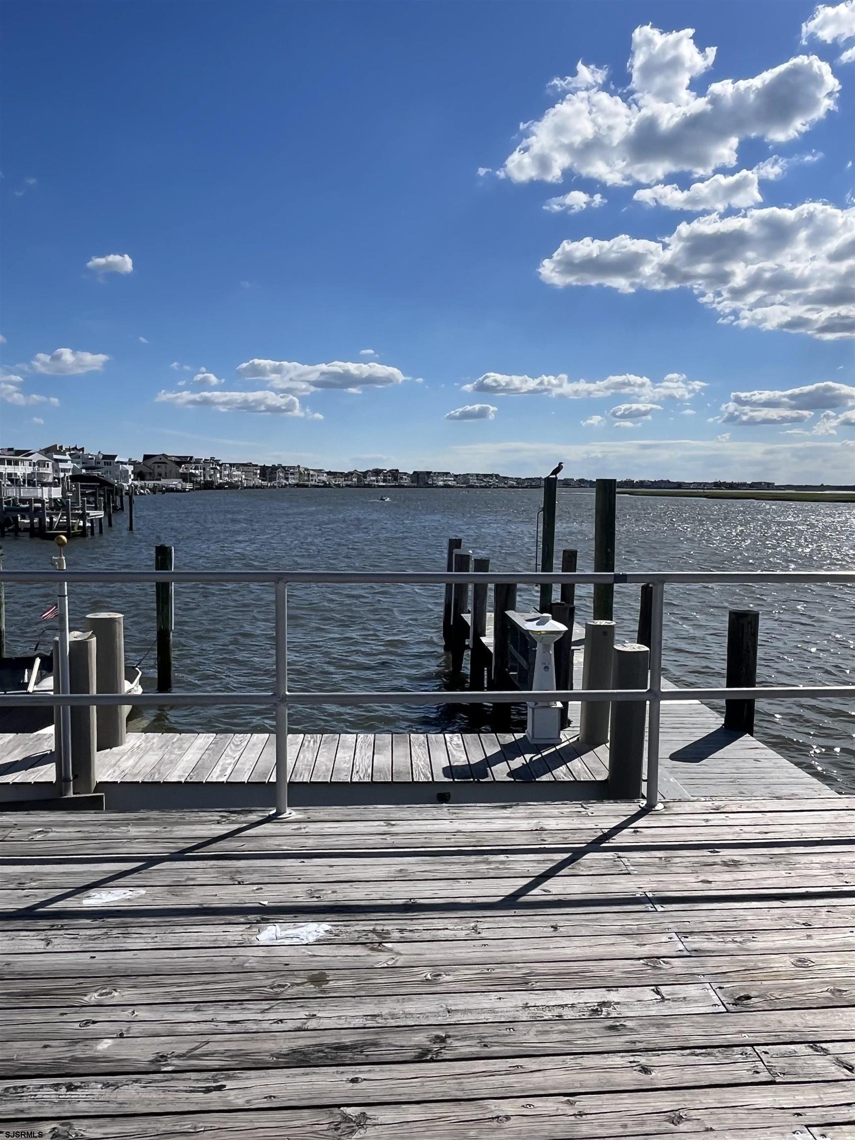 930 Bay Ave Unit: 2