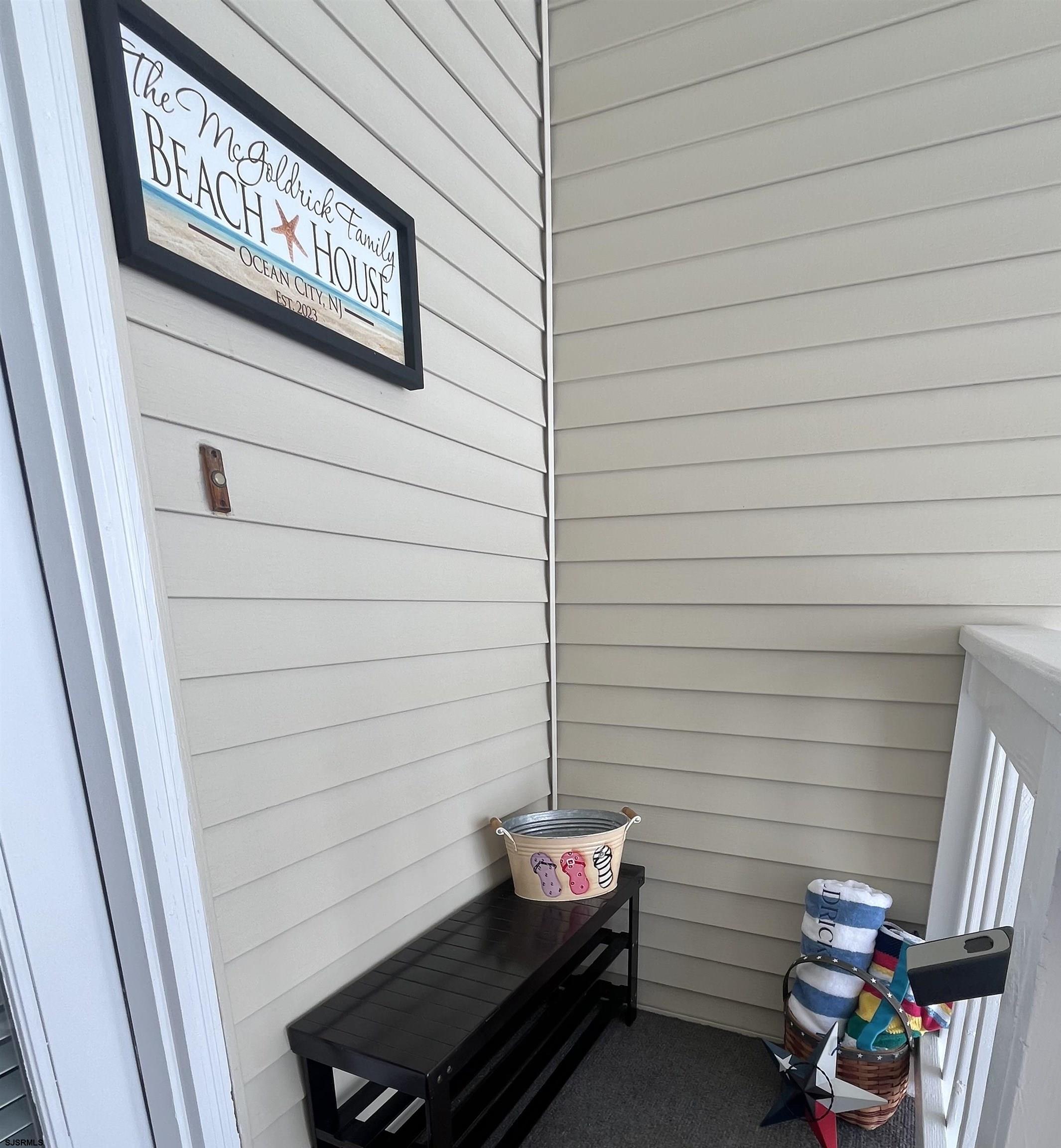 930 Bay Ave Unit: 2