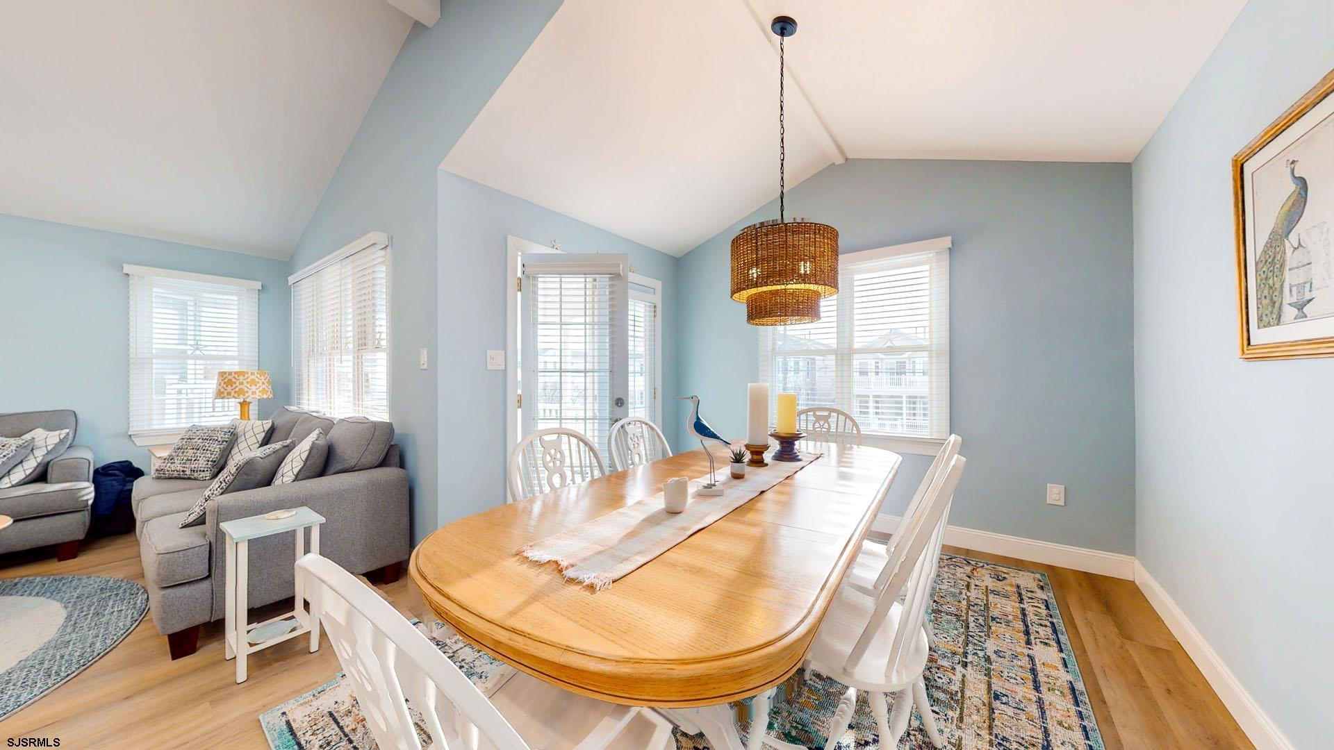 930 Bay Ave Unit: 2
