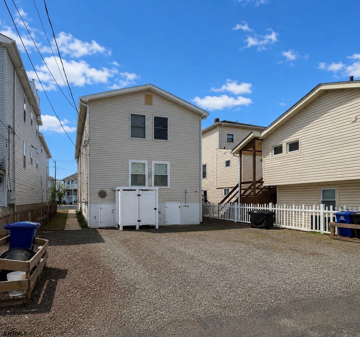 930 Bay Ave Unit: 2