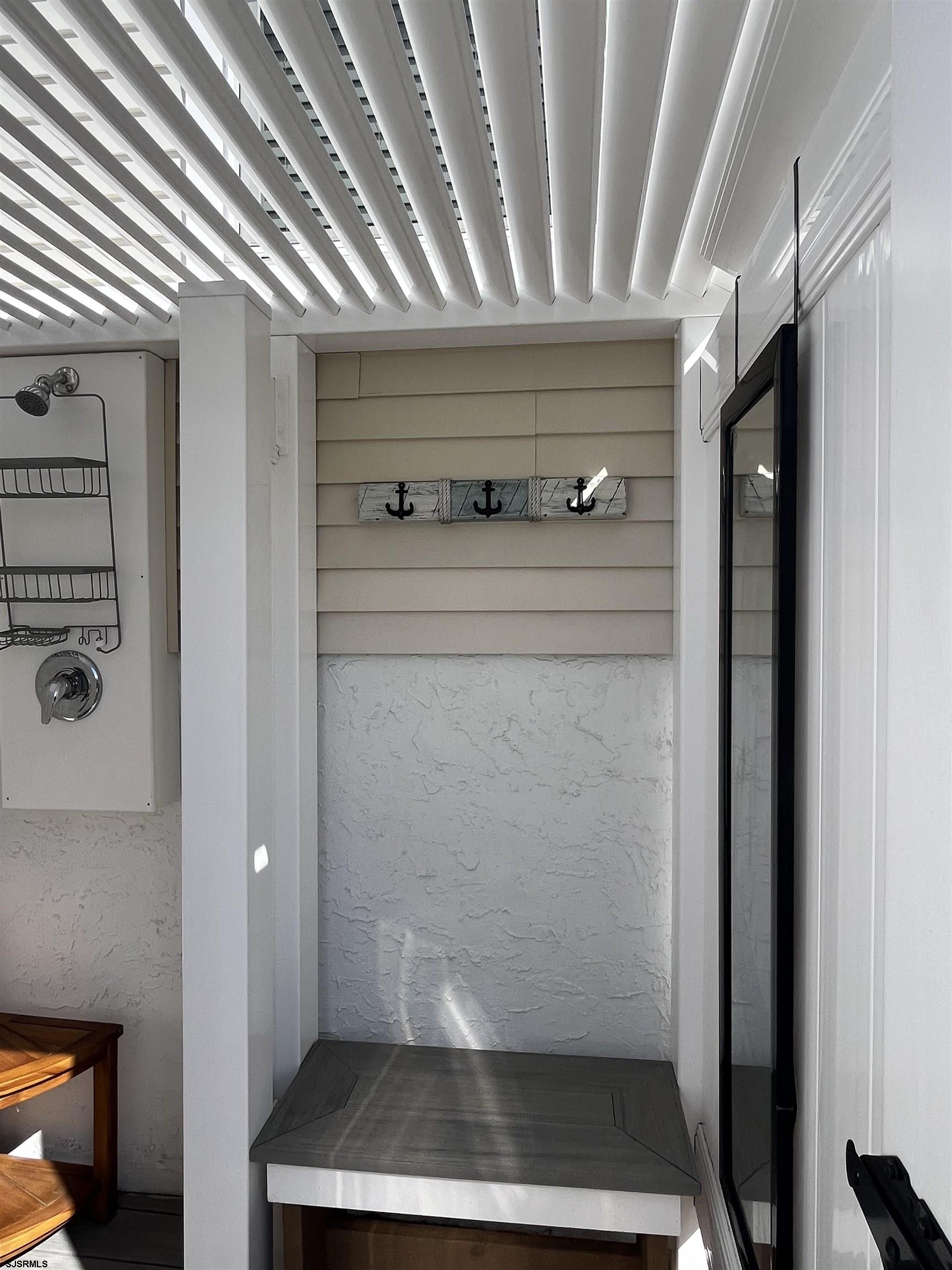 930 Bay Ave Unit: 2