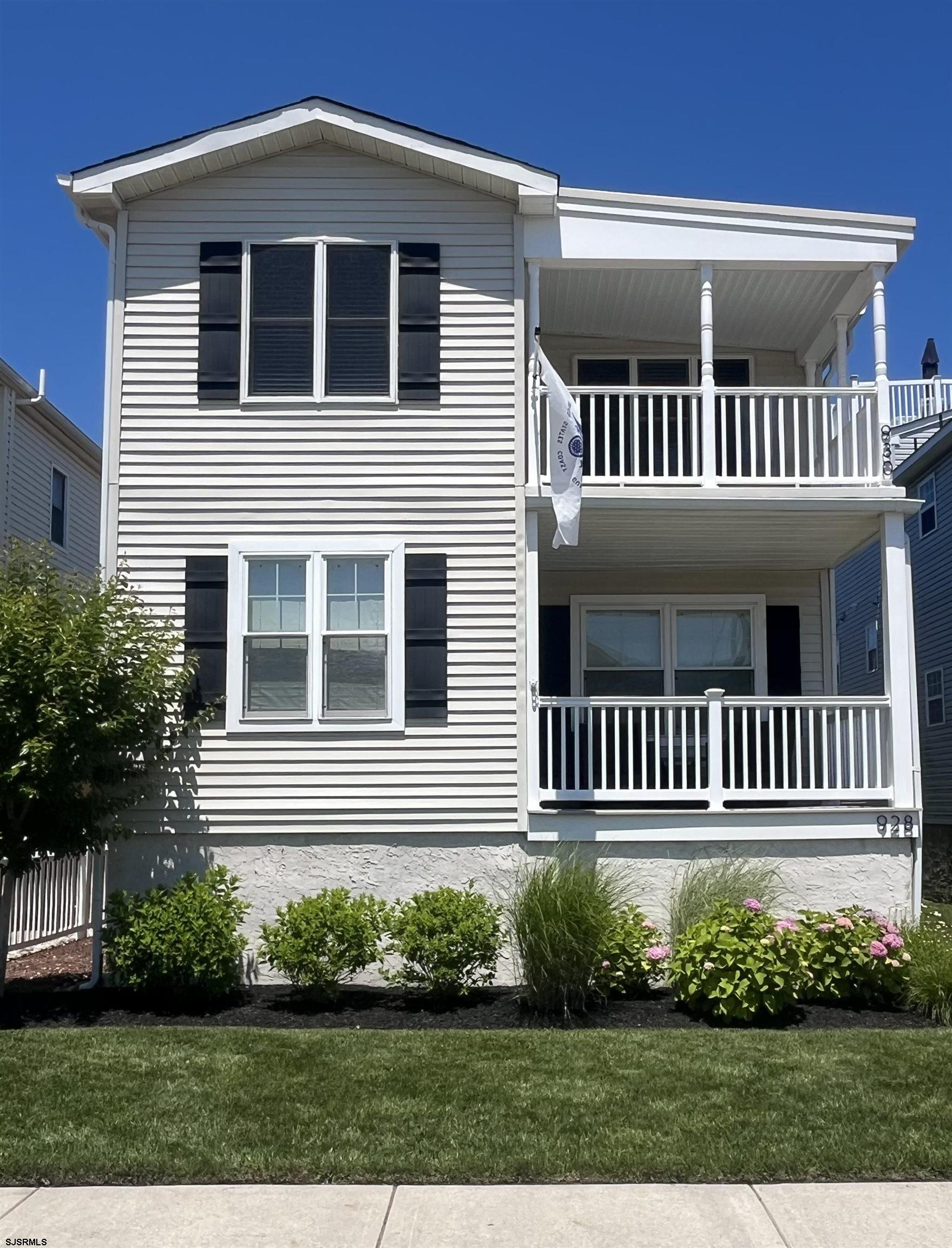 930 Bay Ave Unit: 2