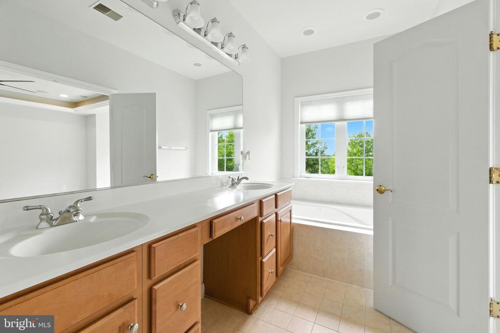 43768 LEES MILL SQ