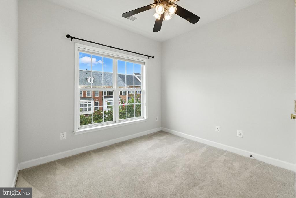 43768 LEES MILL SQ