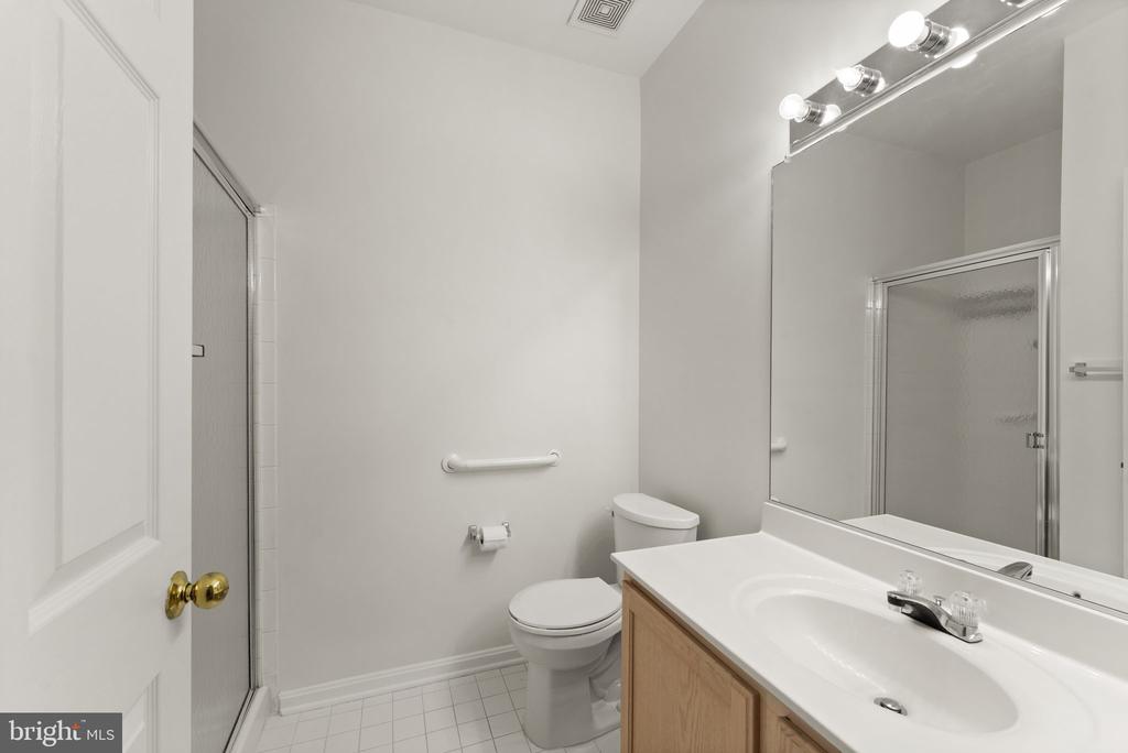 20453 CHESAPEAKE SQUARE Unit: 103