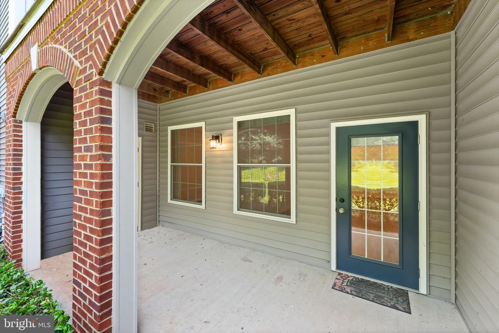 20453 CHESAPEAKE SQUARE Unit: 103