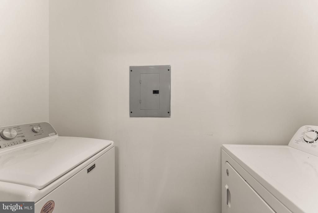 20453 CHESAPEAKE SQUARE Unit: 103