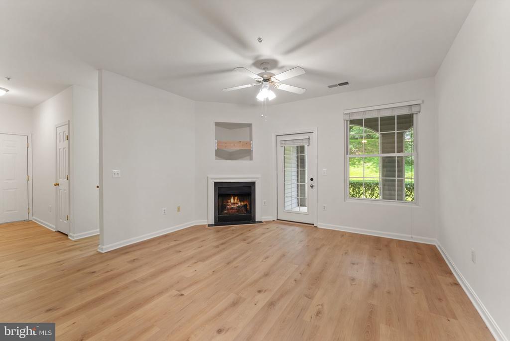 20453 CHESAPEAKE SQUARE Unit: 103